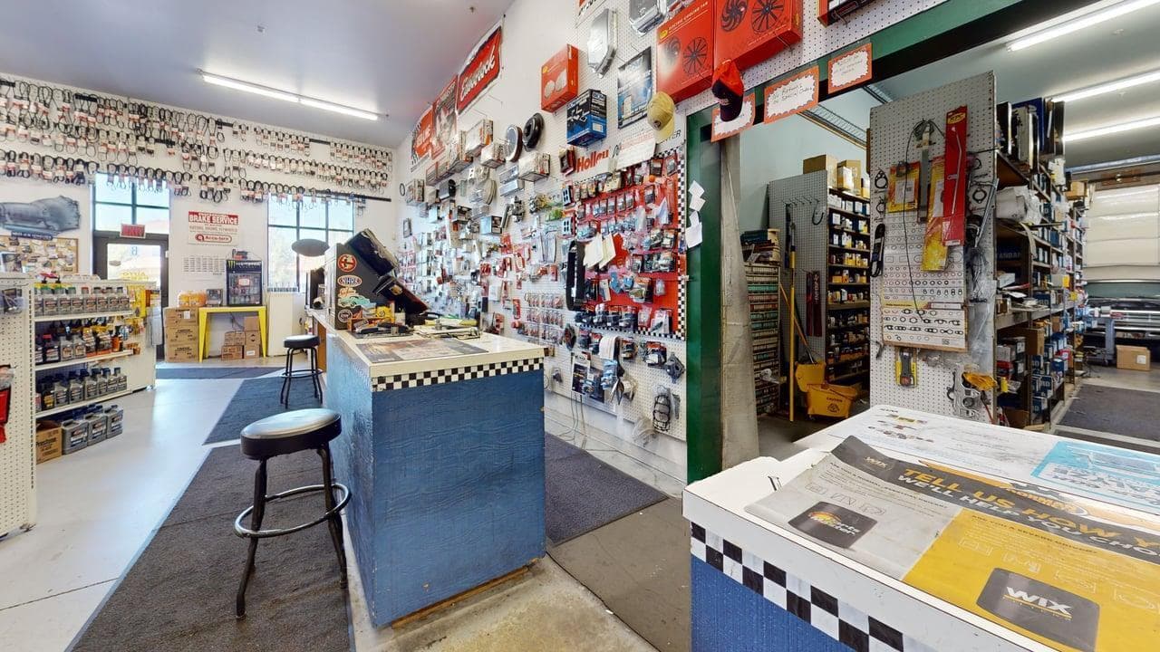 Retail Auto Parts. Photo 5 of 24, 1141 SE Centennial Court Unit B & D, Bend, OR 97702