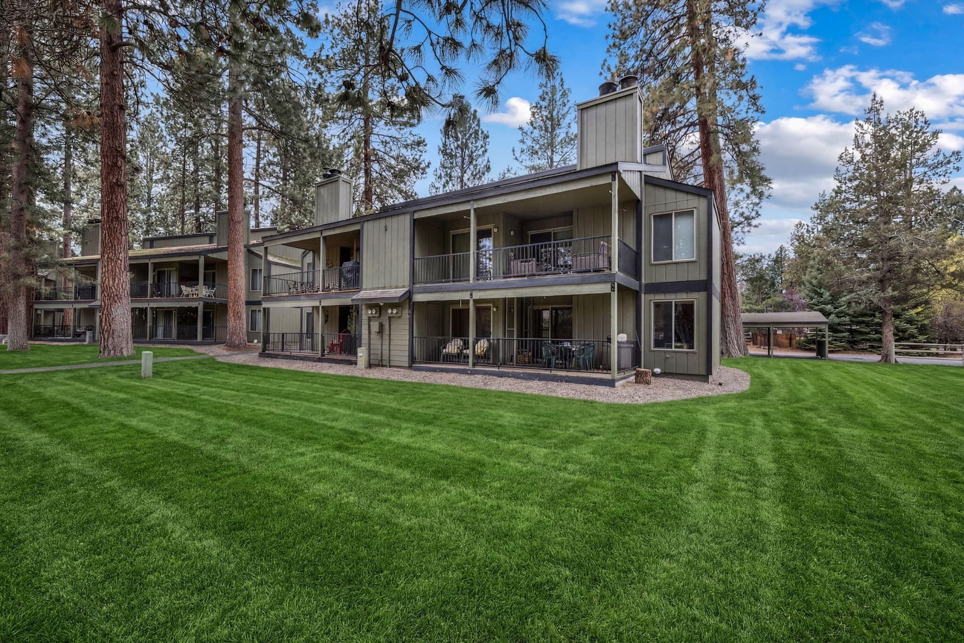 Your Happy Place. Photo 3 of 35, 807 E Desperado Trail Unit 101, Sisters, OR 97759