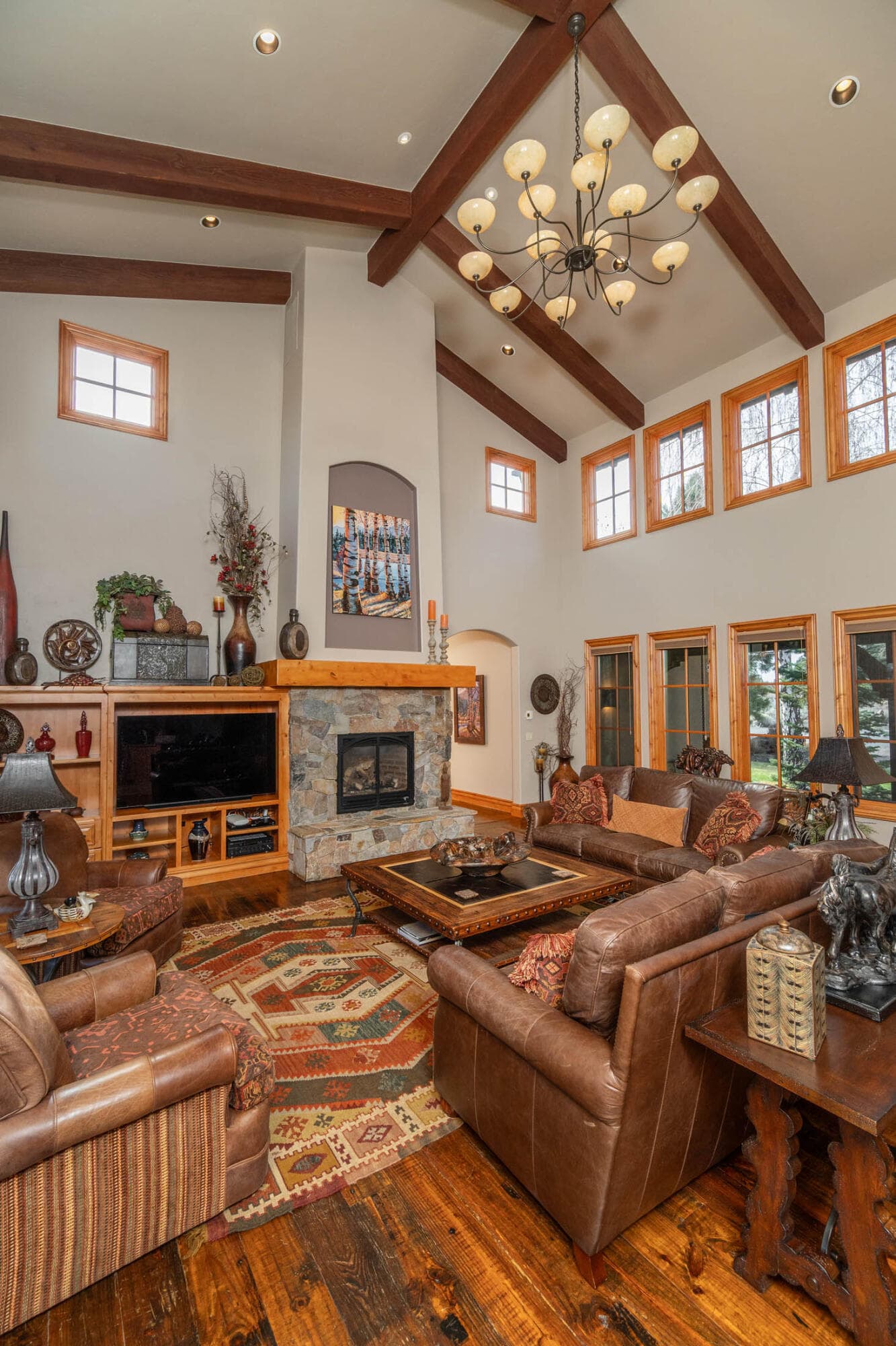 5. Great Room 2. Photo 4 of 31, 23098 Watercourse Way, Bend, OR 97701