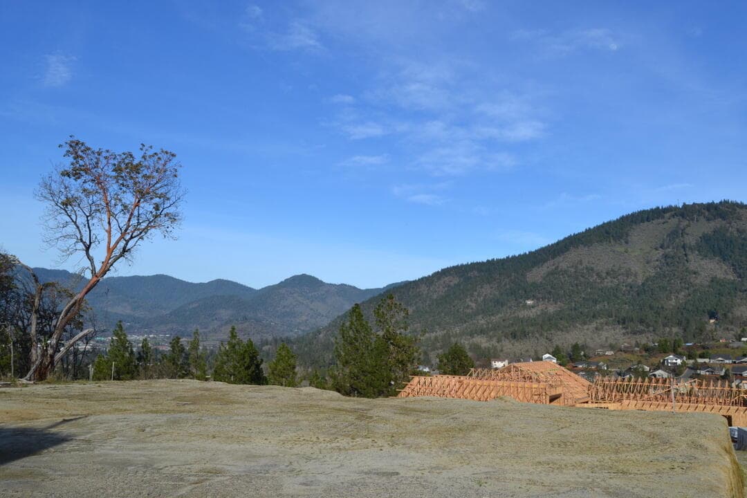 DSC_8210. Photo 1 of 10, 2050 SE Wyndham Way, Grants Pass, OR 97527