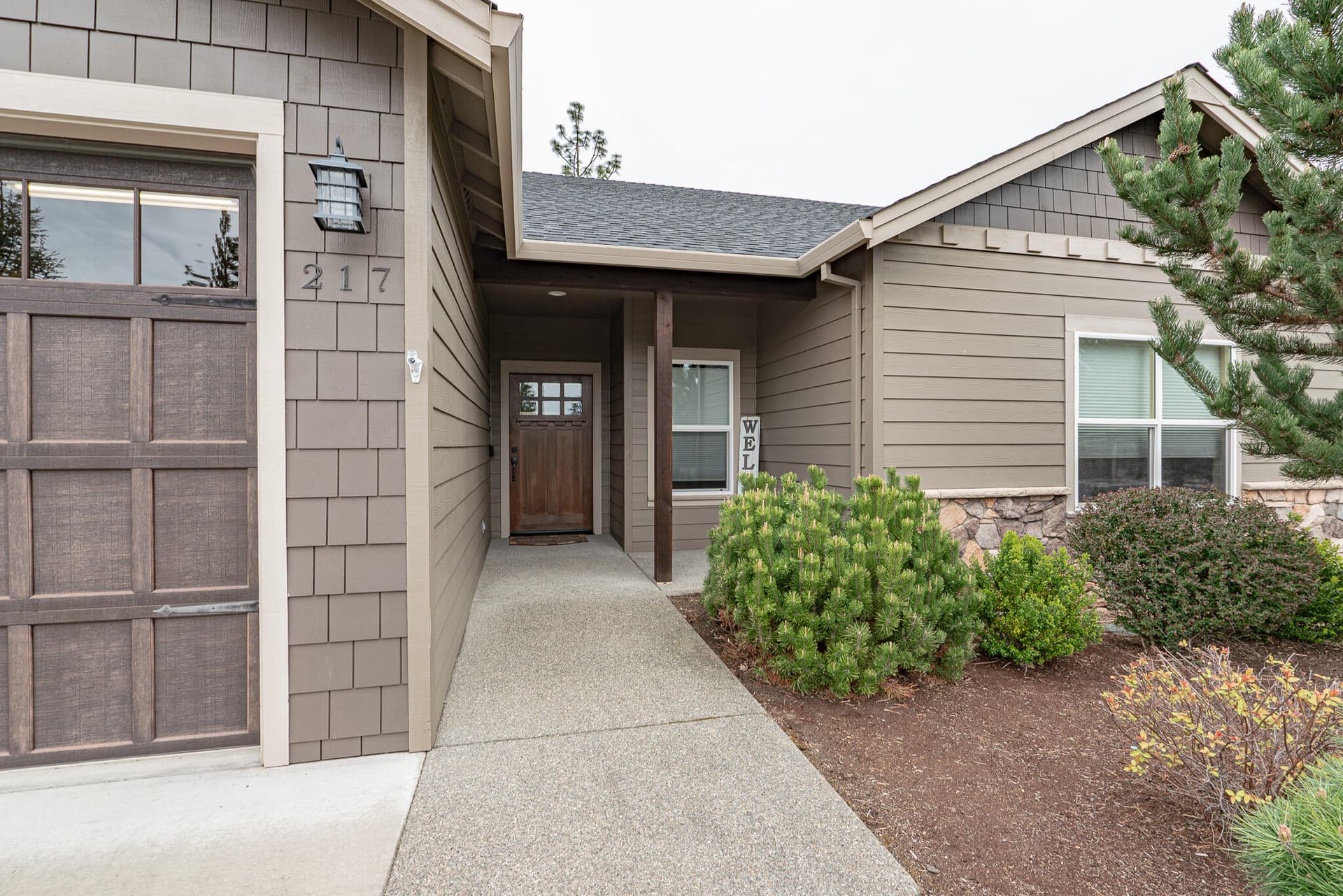 DSC02900-HDR. Photo 5 of 39, 217 White Oak Way, Shady Cove, OR 97539