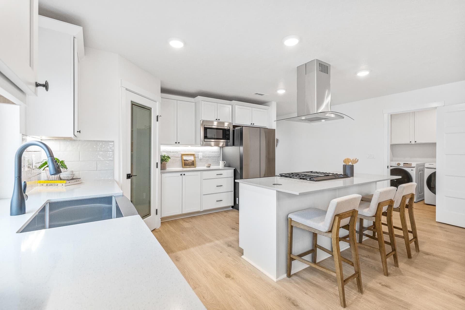 Kitchen. Photo 4 of 23, 773 NE Discovery Loop Unit Lot 160, Prineville, OR 97754