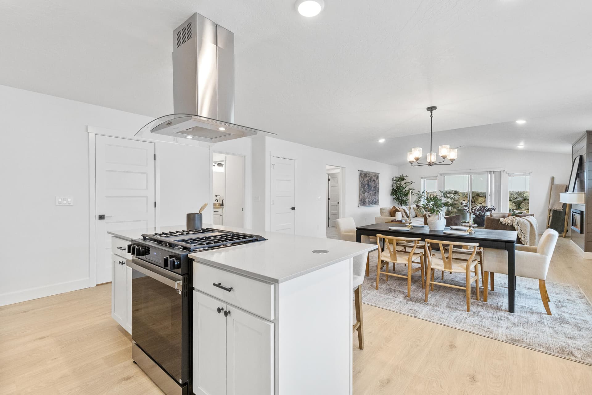 Kitchen Island. Photo 5 of 23, 773 NE Discovery Loop Unit Lot 160, Prineville, OR 97754
