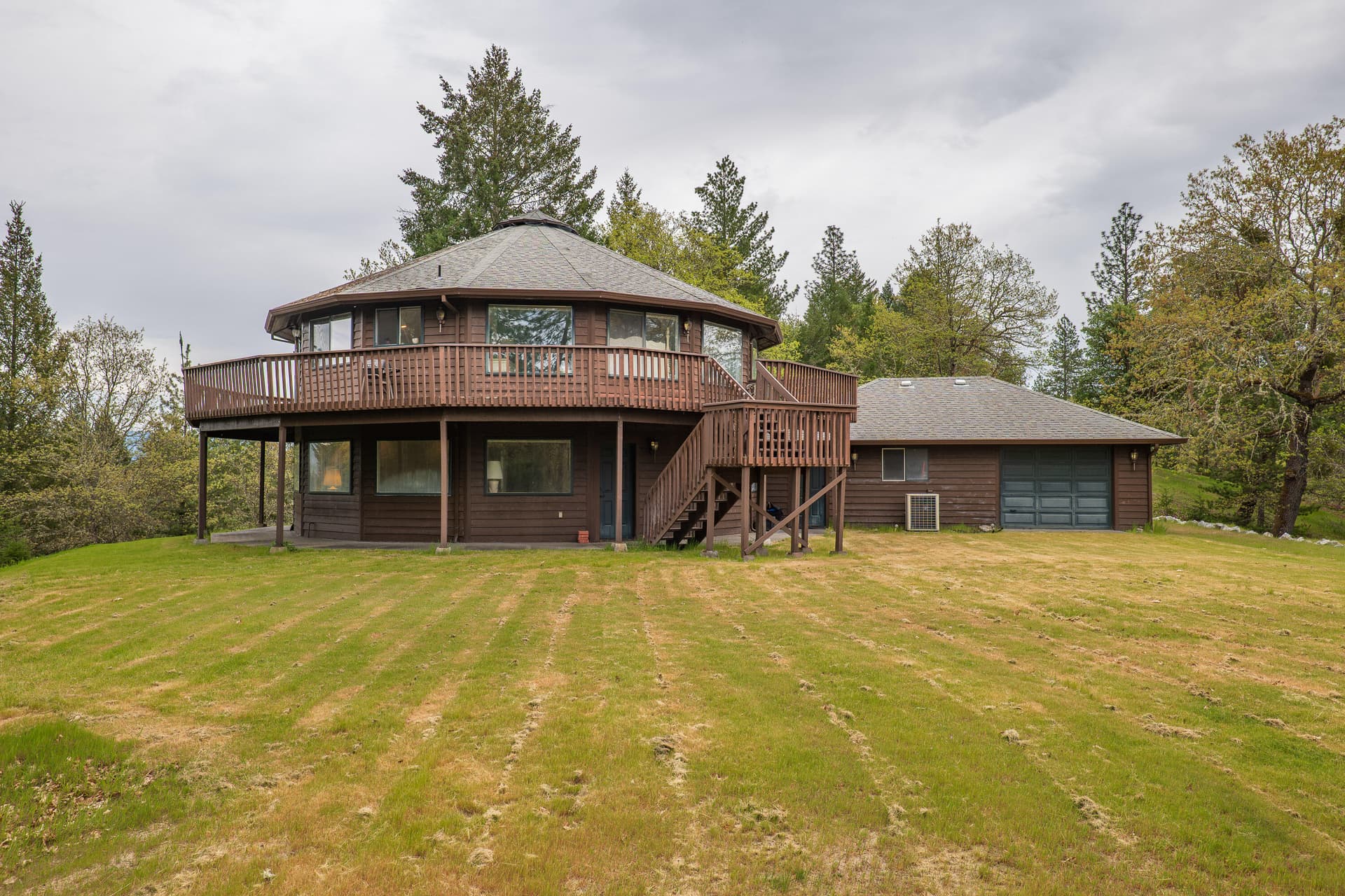 398MadroneRidgeDr-043. Photo 2 of 46, 398 Madrone Ridge Drive, Grants Pass, OR 97527