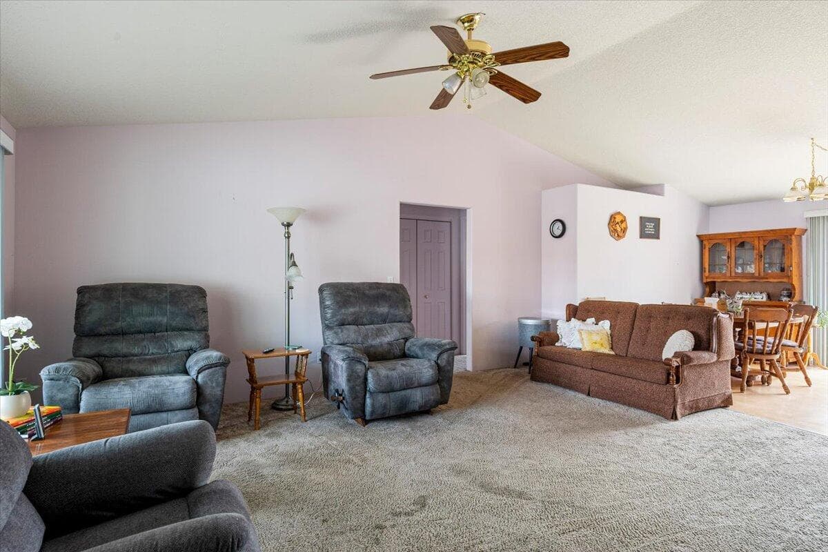 08-1122 NE Manzanita St, Prineville-8. Photo 5 of 34, 1122 NE Manzanita Street, Prineville, OR 97754