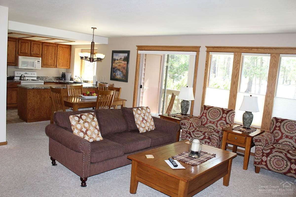 20200421064352248809000000-o. Photo 3 of 17, 57307 Beaver Ridge Loop Unit 7D, Sunriver, OR 97707