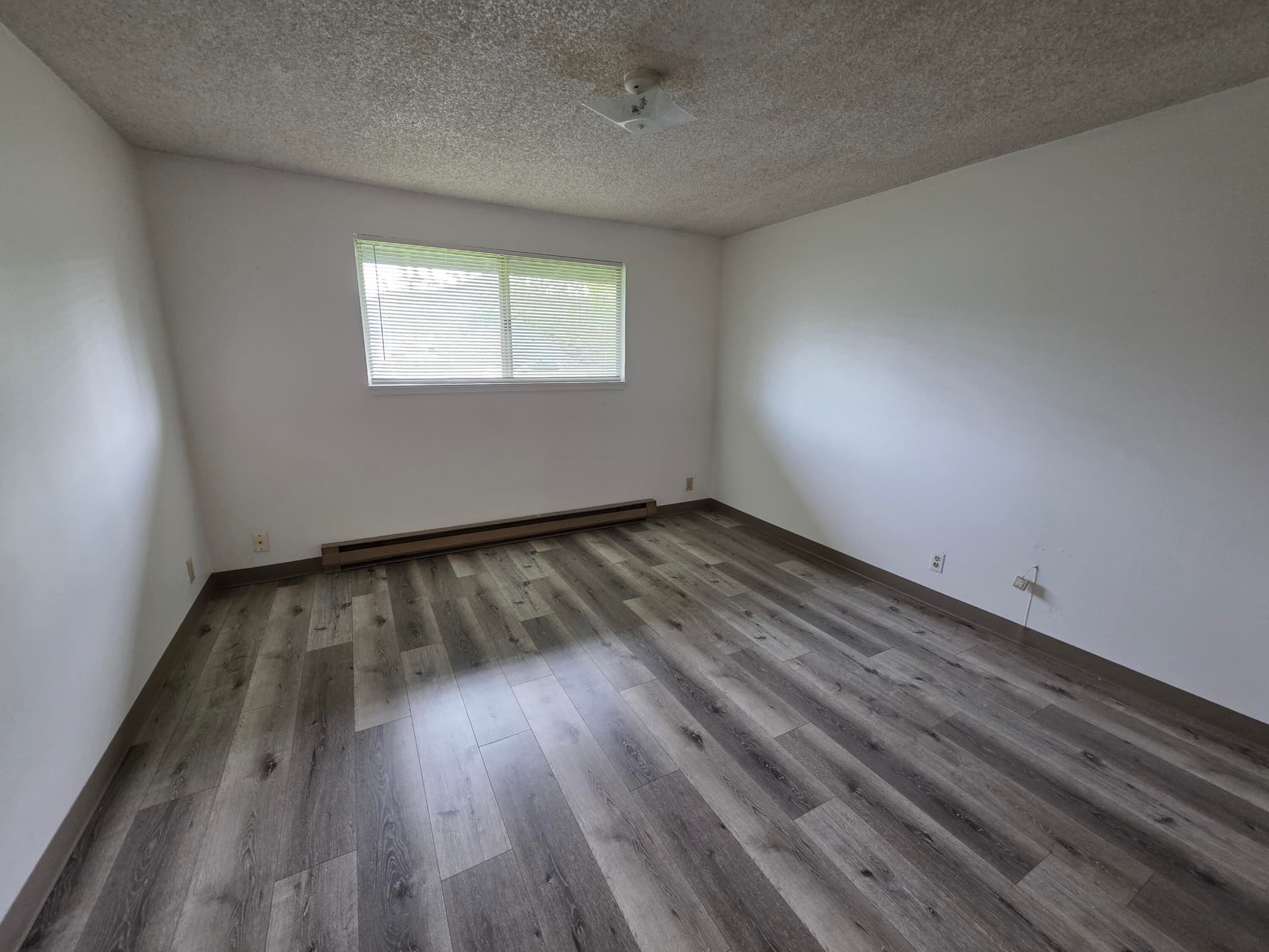 Bedroom. Photo 4 of 7, 522 SE J Street Unit A & B, Grants Pass, OR 97526