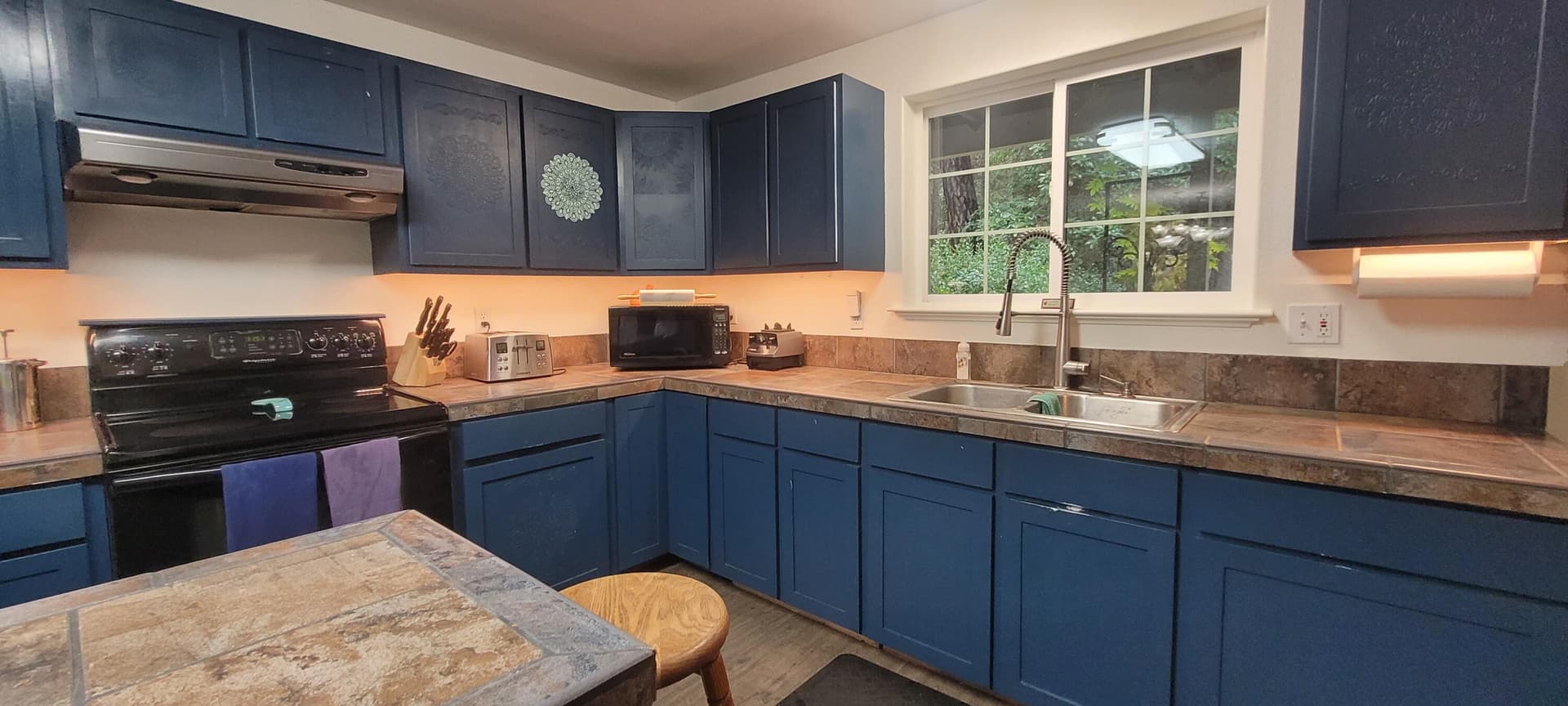 kitchen_1. Photo 2 of 36, 3760 Pleasant Creek Road, Rogue River, OR 97537