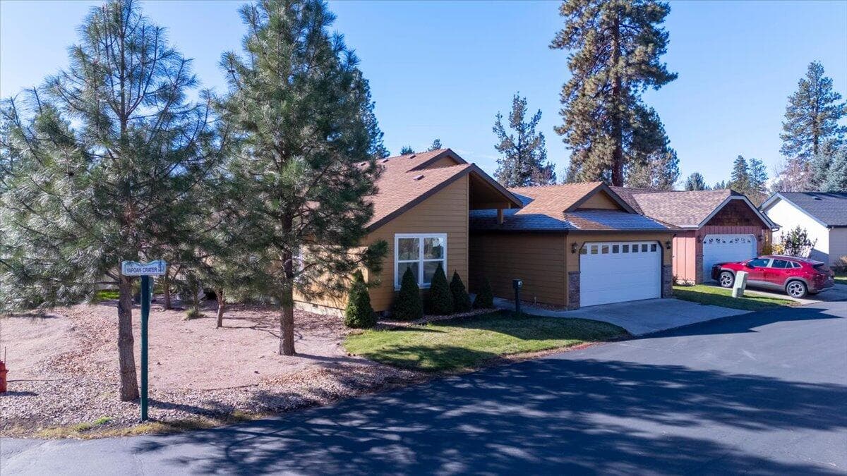 02-1009 W Yapoah Crater Dr, Sisters-2. Photo 2 of 30, 1009 W Yapoah Crater Drive, Sisters, OR 97759