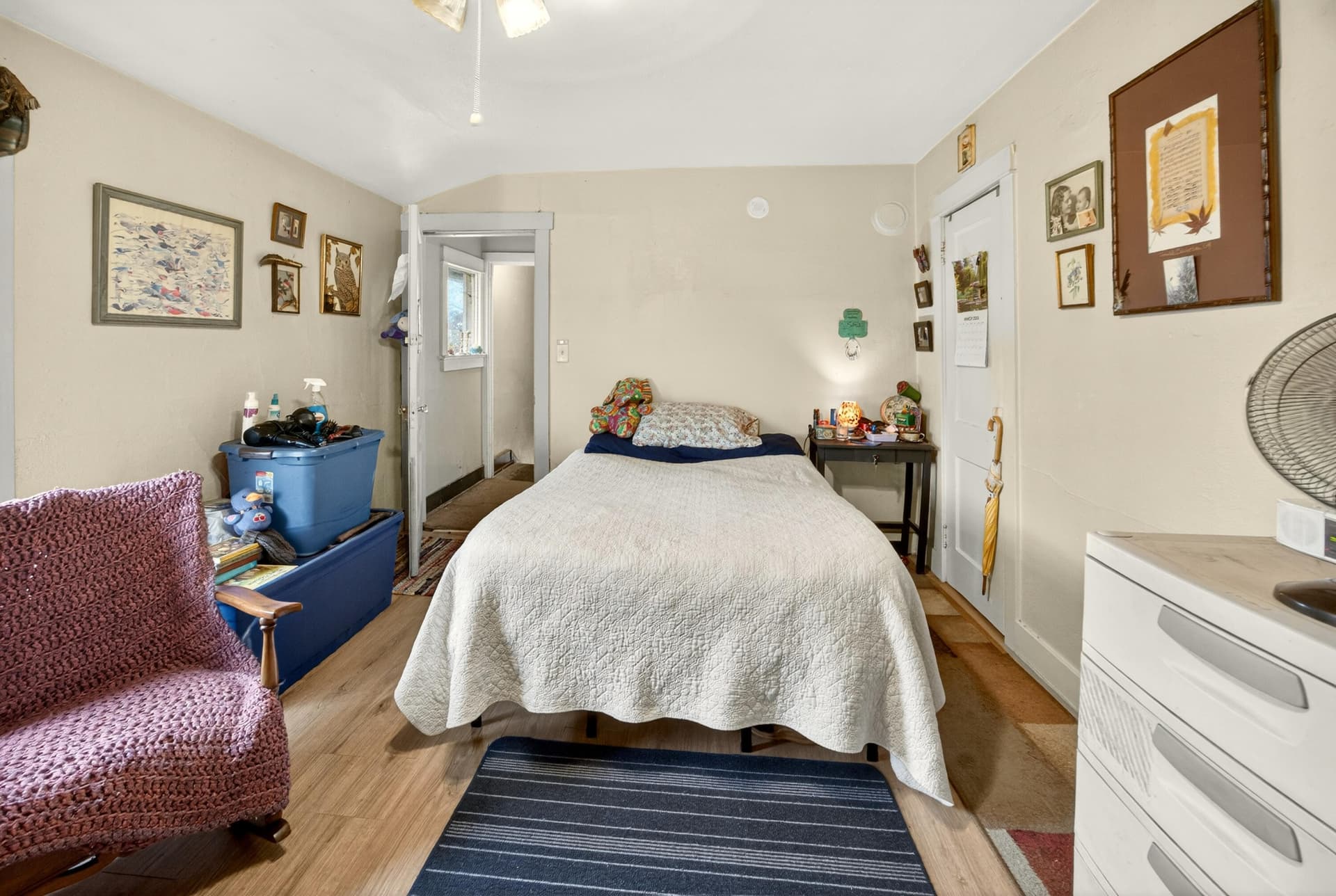 4. Photo 4 of 8, 429 N Holly Street, Medford, OR 97501
