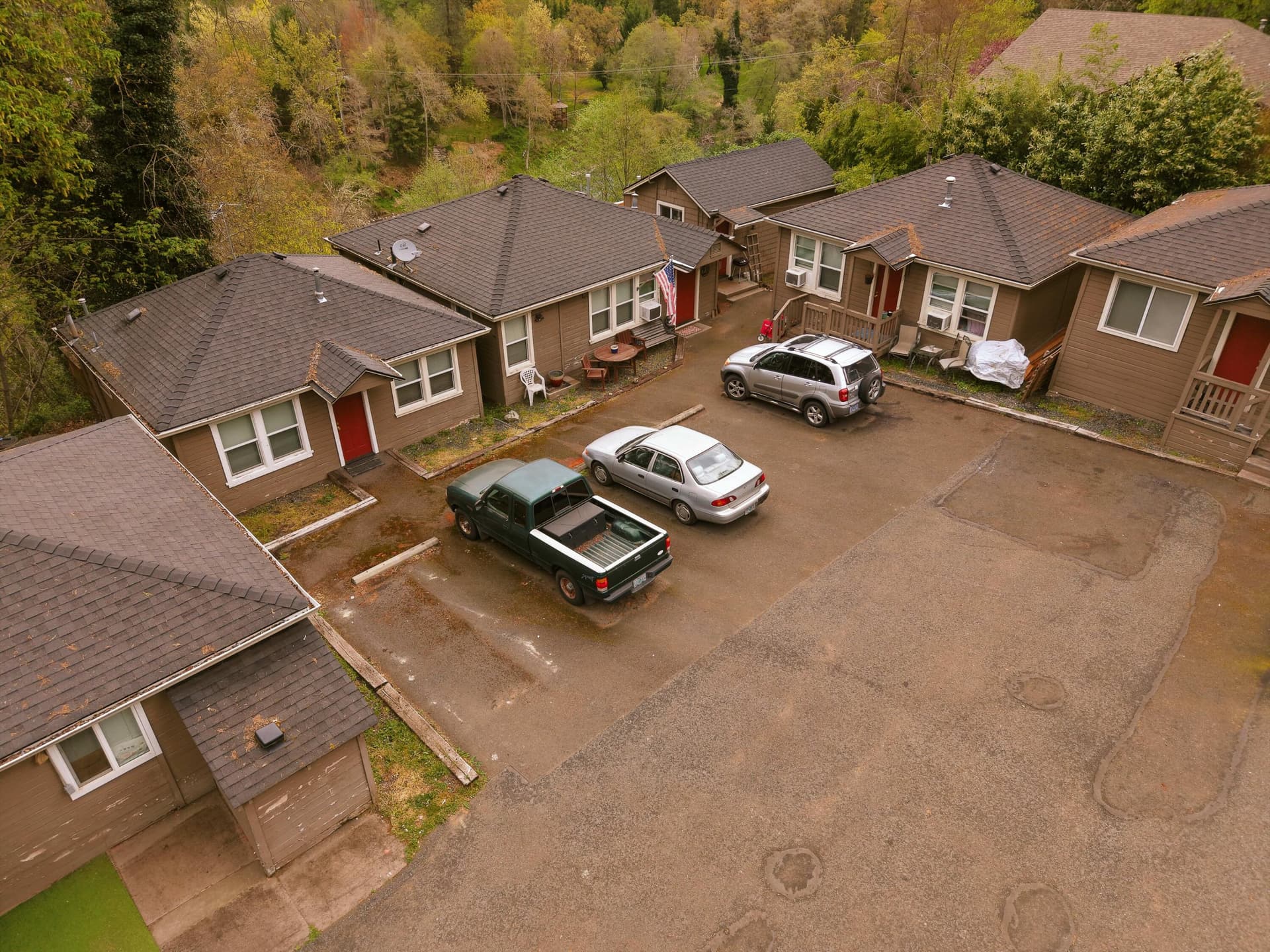 3. Photo 3 of 10, 4600 Rogue River Highway, Grants Pass, OR 97527