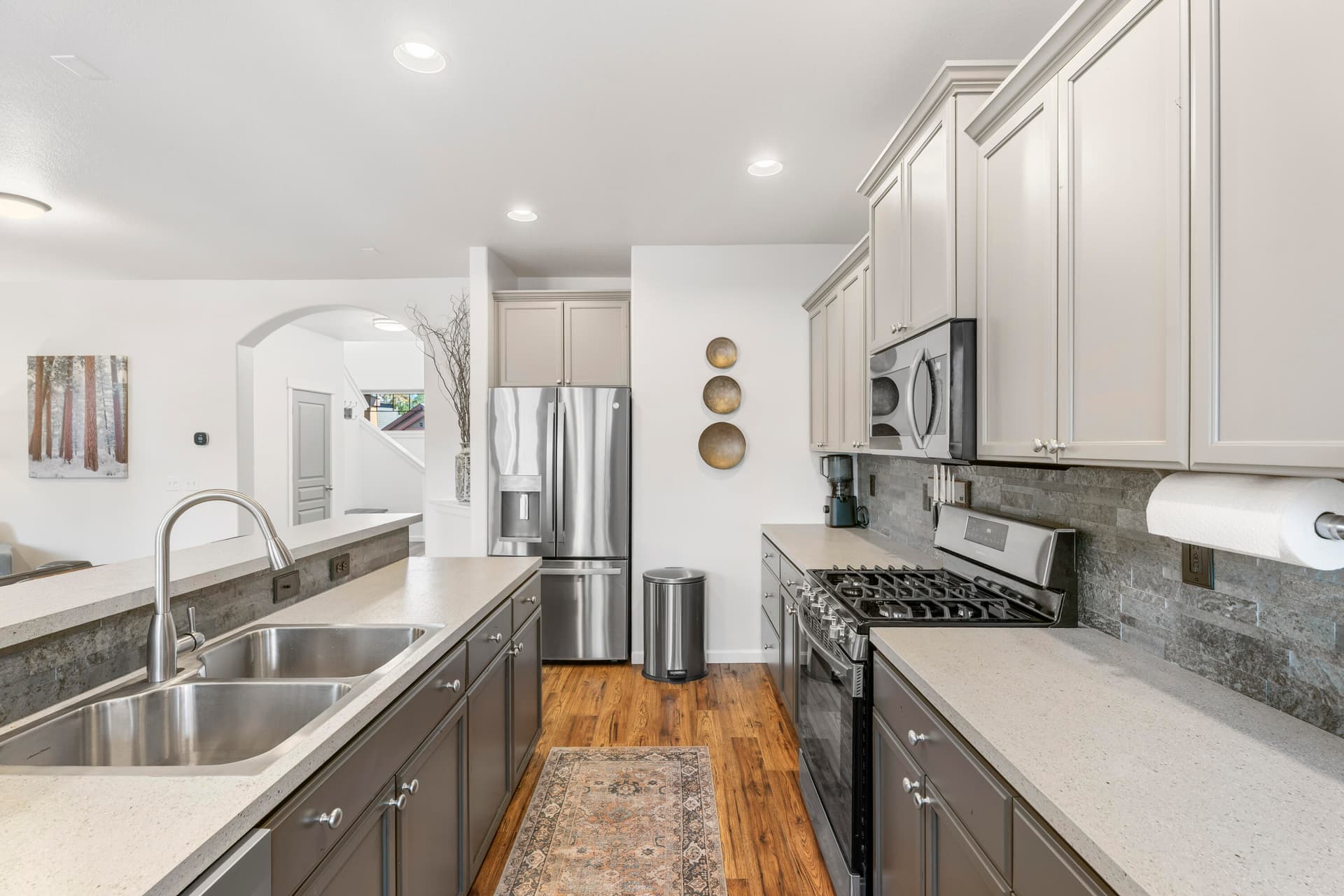16-Kitchen. Photo 2 of 59, 16569 Beesley Place, La Pine, OR 97739