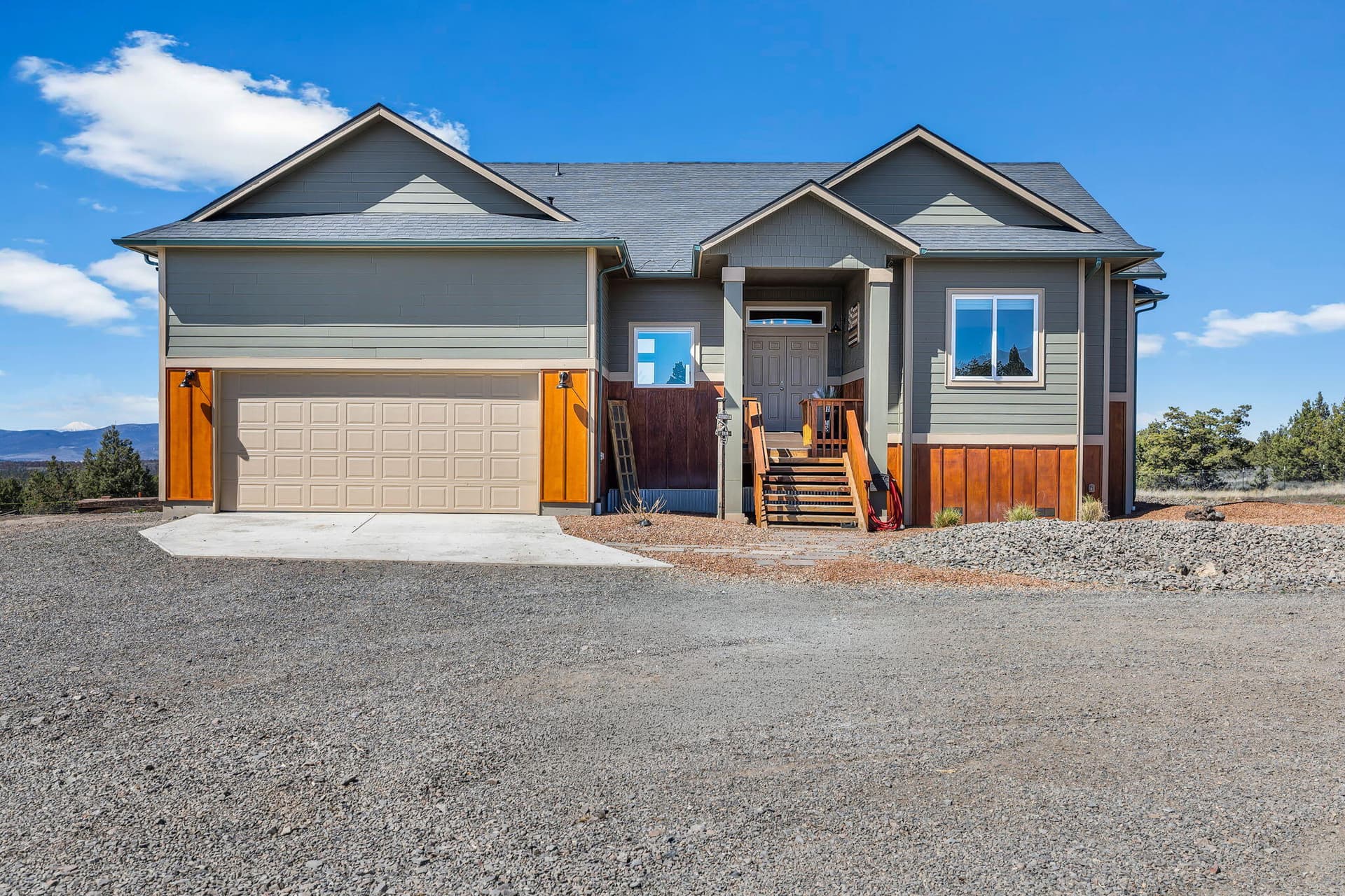Front. Photo 3 of 74, 6040 SE Gravett Road, Prineville, OR 97754