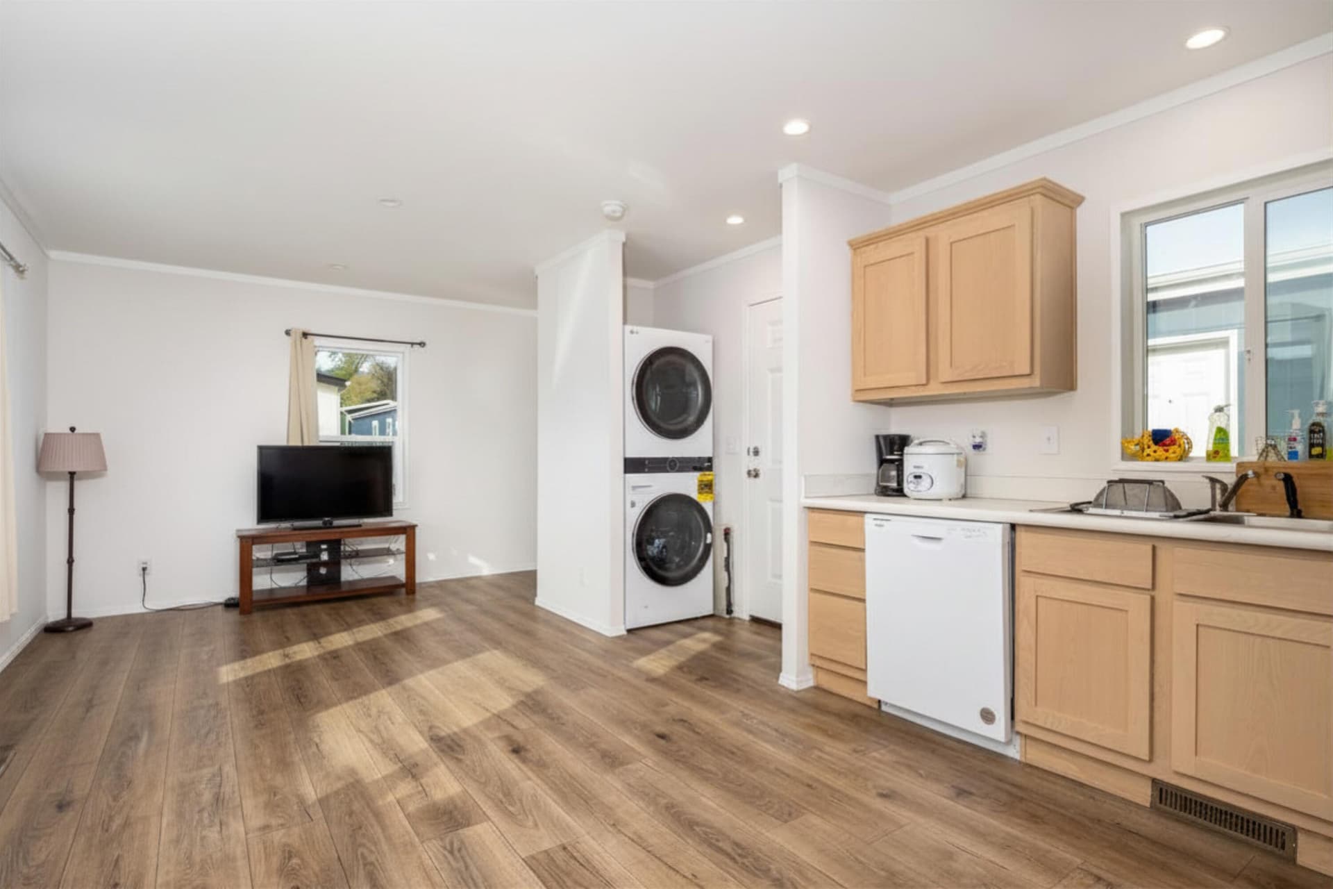 Living Area. Photo 1 of 10, 460 Arnos Street Unit 27, Talent, OR 97540