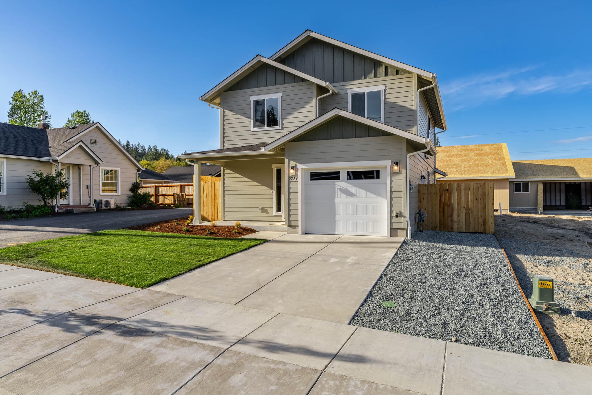 06-EXT2 (3 of 4). Photo 2 of 39, 2724 Denton Trail, Grants Pass, OR 97527