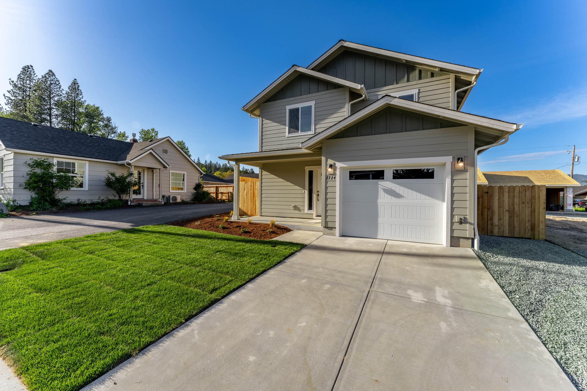 07-EXT2 (4 of 4). Photo 3 of 39, 2724 Denton Trail, Grants Pass, OR 97527
