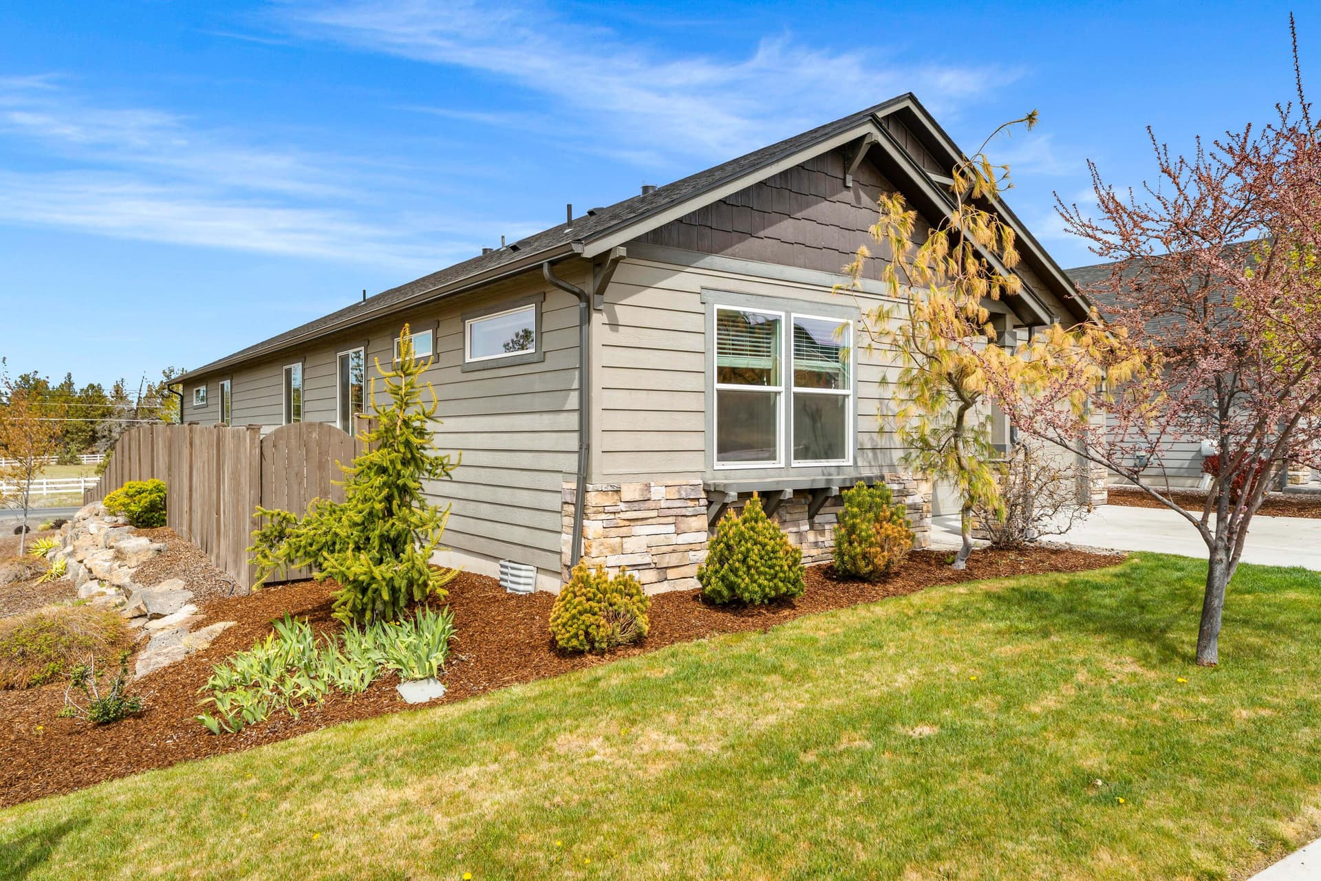 17-Exterior. Photo 4 of 39, 4485 SW Salmon Avenue, Redmond, OR 97756