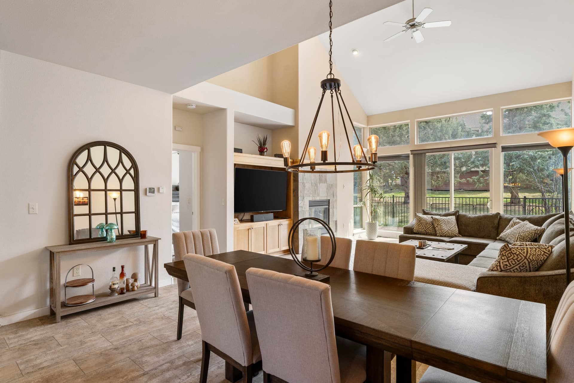 17-Dining Room. Photo 5 of 41, 11170 Village Loop, Redmond, OR 97756