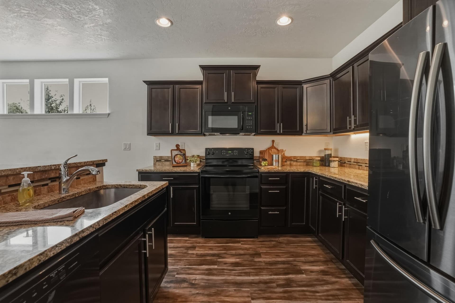 12-web-or-mls-Riley_Visuals_012. Photo 5 of 49, 9444 SW Copper Road, Powell Butte, OR 97753
