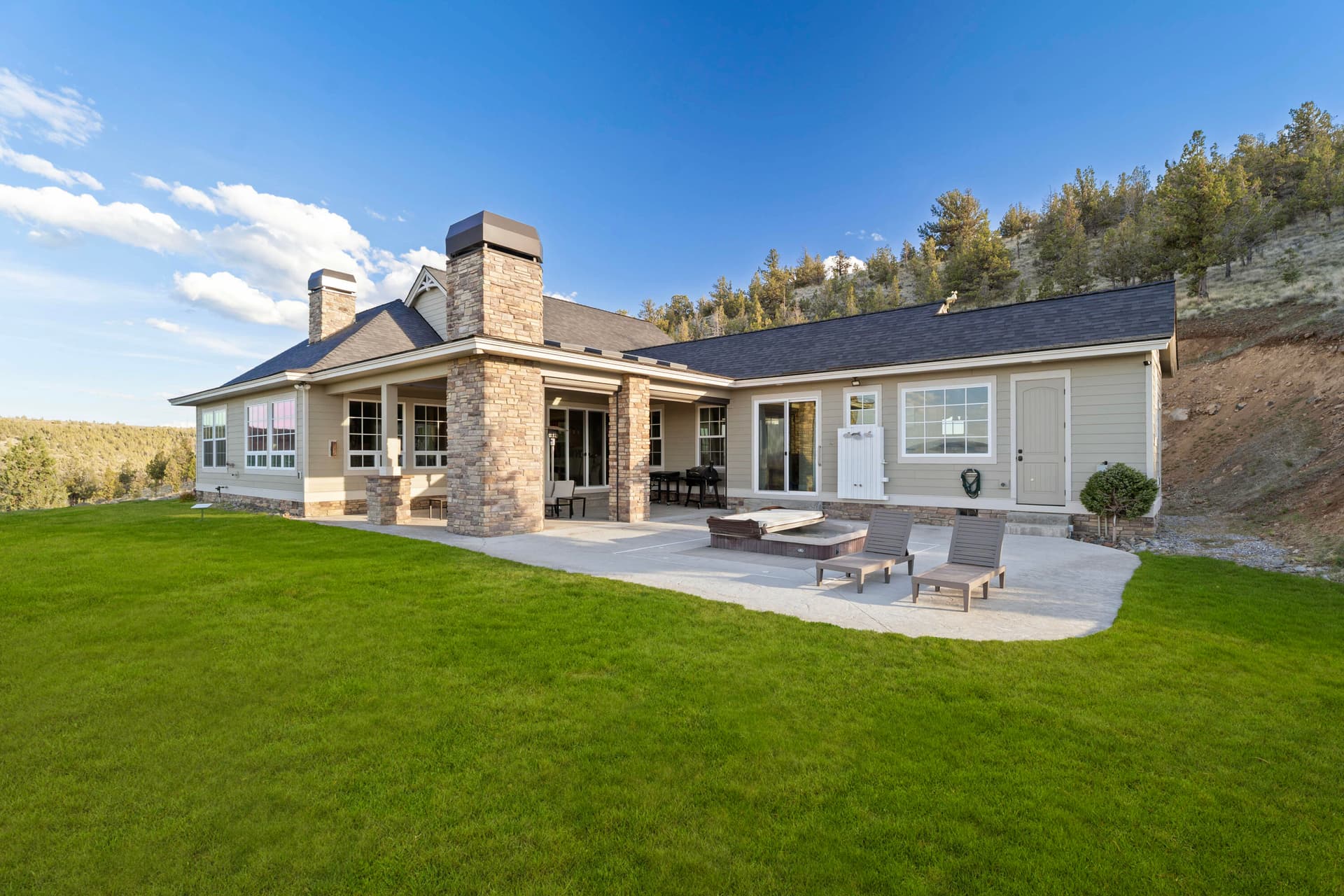 Lanai. Photo 4 of 76, 7579 SE Night Hawk Court, Prineville, OR 97754