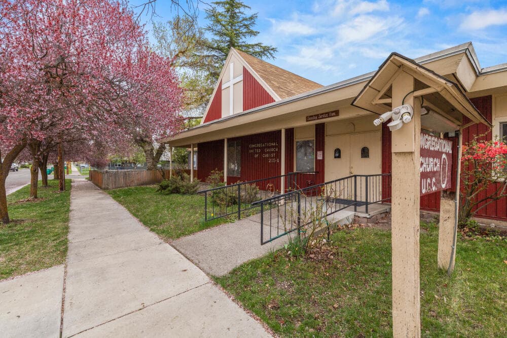 001. Photo 1 of 37, 2154 Garden Avenue, Klamath Falls, OR 97601