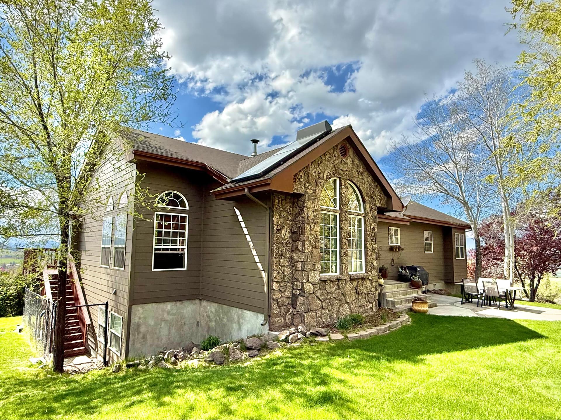 HOME. Photo 4 of 52, 13351 Crystal Springs Road, Klamath Falls, OR 97603
