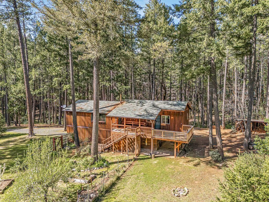 707 yard and deck. Photo 1 of 54, 707 McMullen Creek Road, Selma, OR 97538