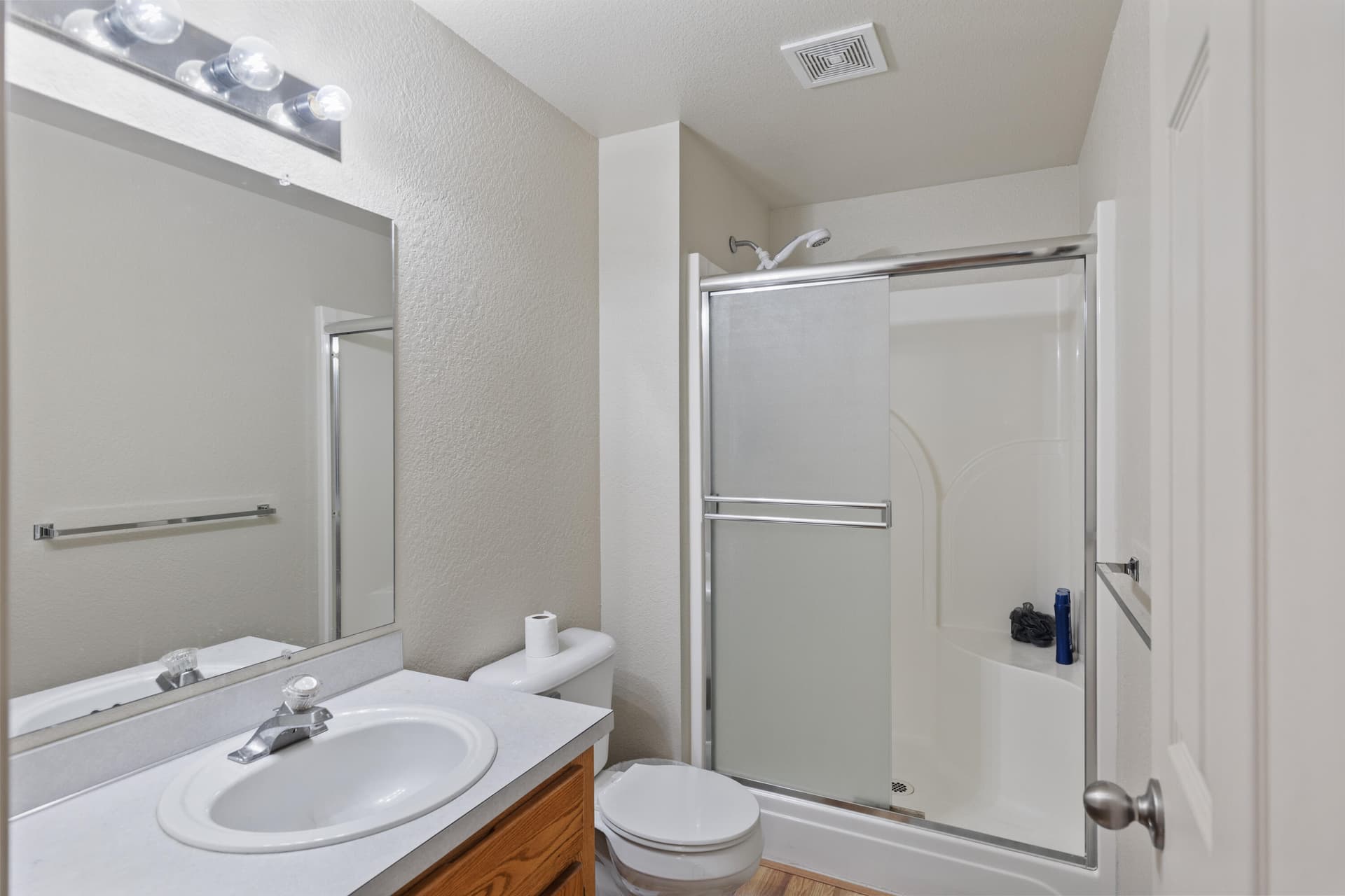Bathroom. Photo 4 of 12, 7764 Azalea-Glen Road, Glendale, OR 97442