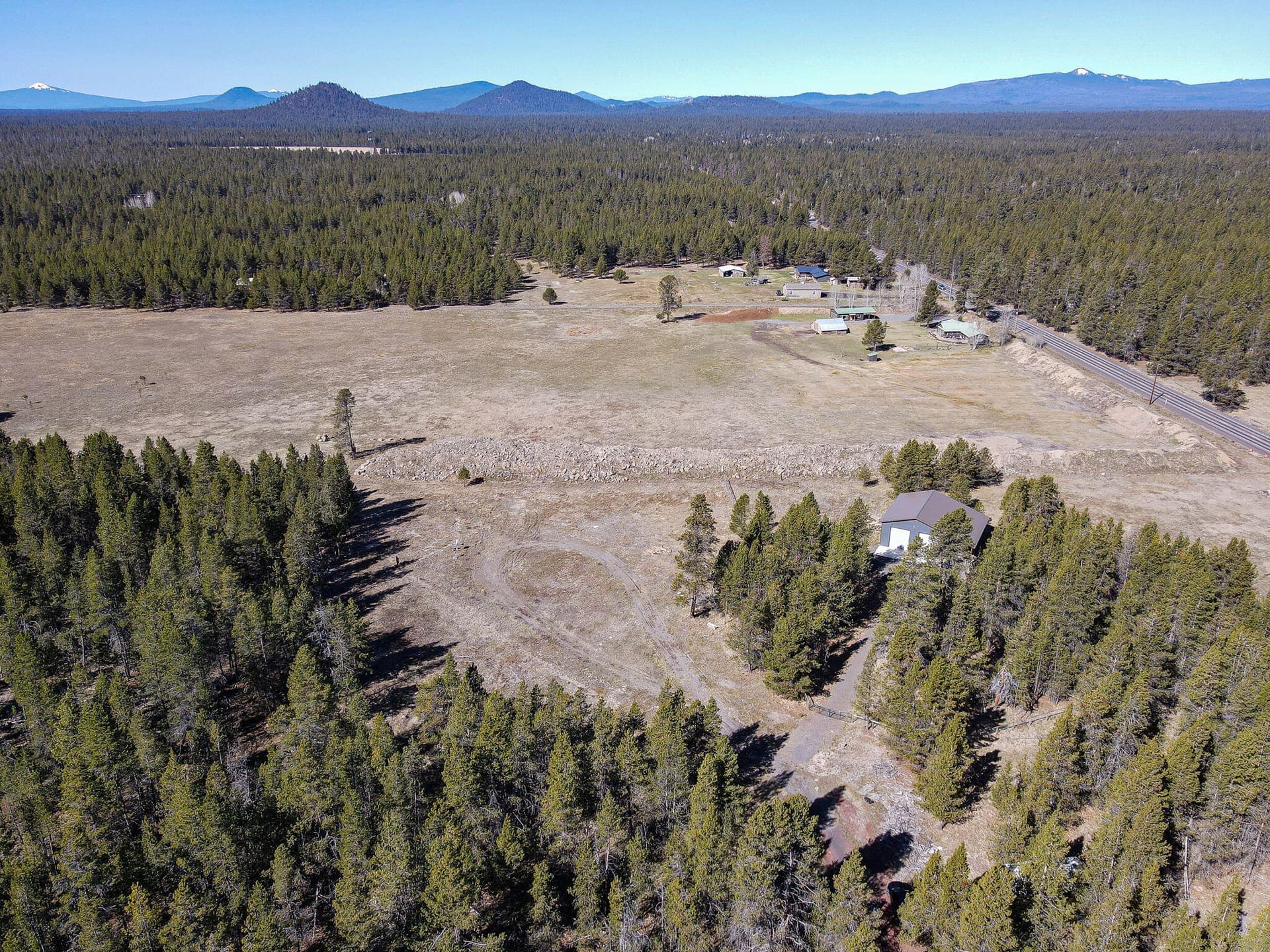 Cedar Ct.. Photo 2 of 24, 17415 Cedar Court, Bend, OR 97707