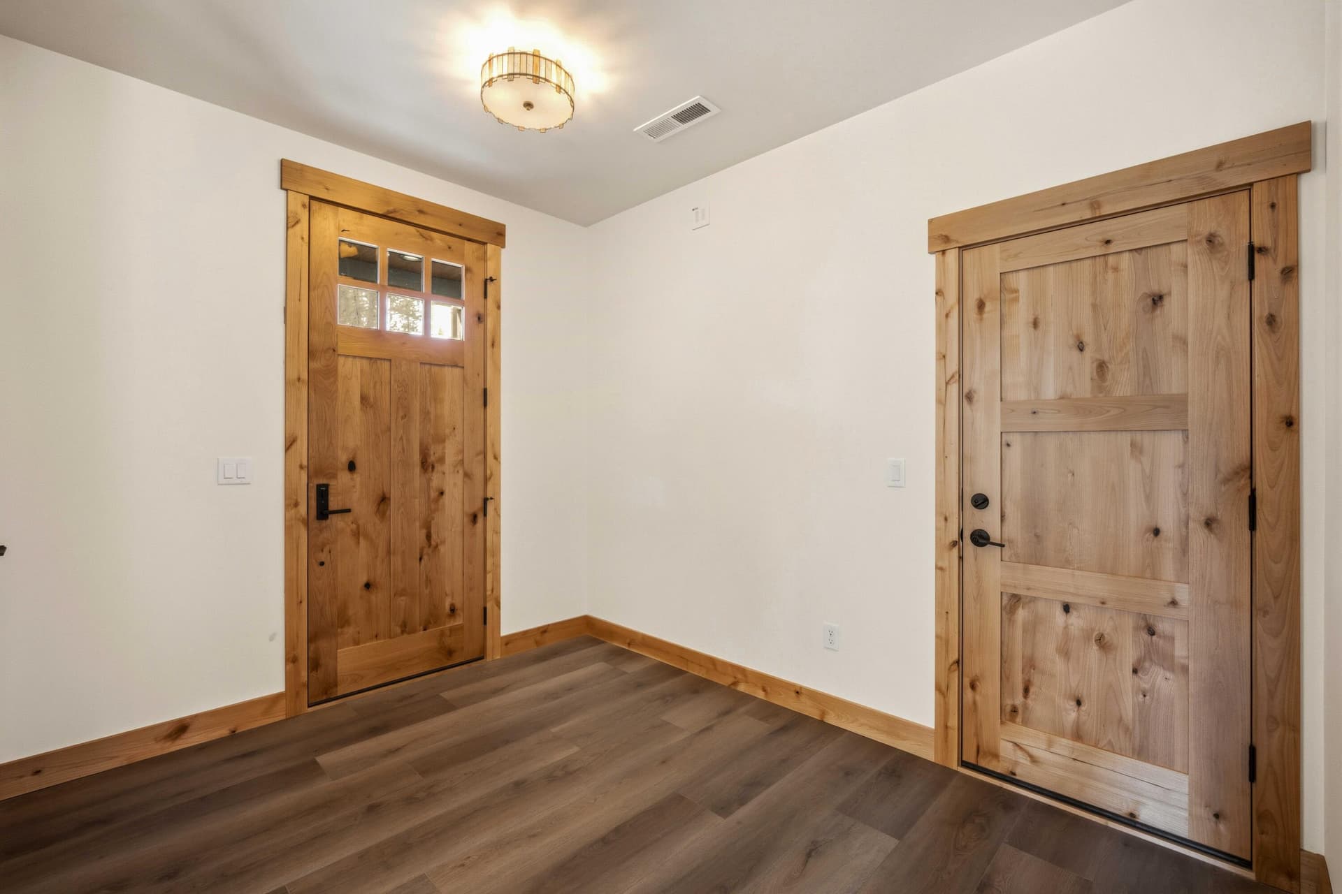 warm-wood-entry-in-bend. Photo 4 of 35, 17146 Covina Road, Bend, OR 97707