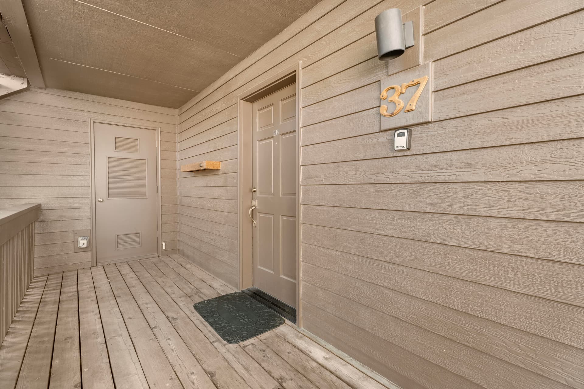 22-Entry. Photo 2 of 27, 57387 Beaver Ridge Loop Unit 37, Sunriver, OR 97707