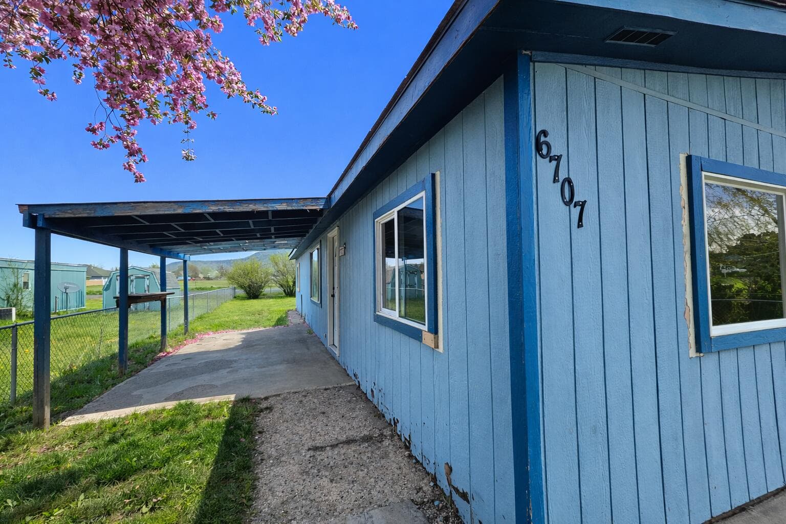 Front Porch. Photo 4 of 19, 6707 Waggoner Court, Klamath Falls, OR 97603