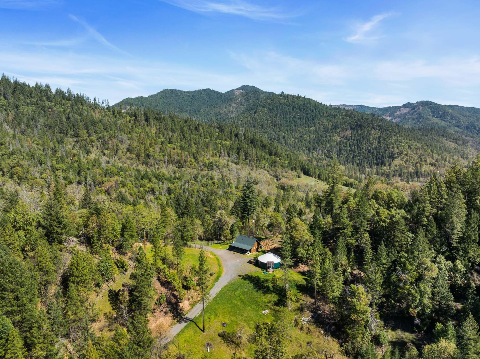 17939 E Evans Creek Rd.. Photo 2 of 62, 17939 E Evans Creek Road, Rogue River, OR 97537