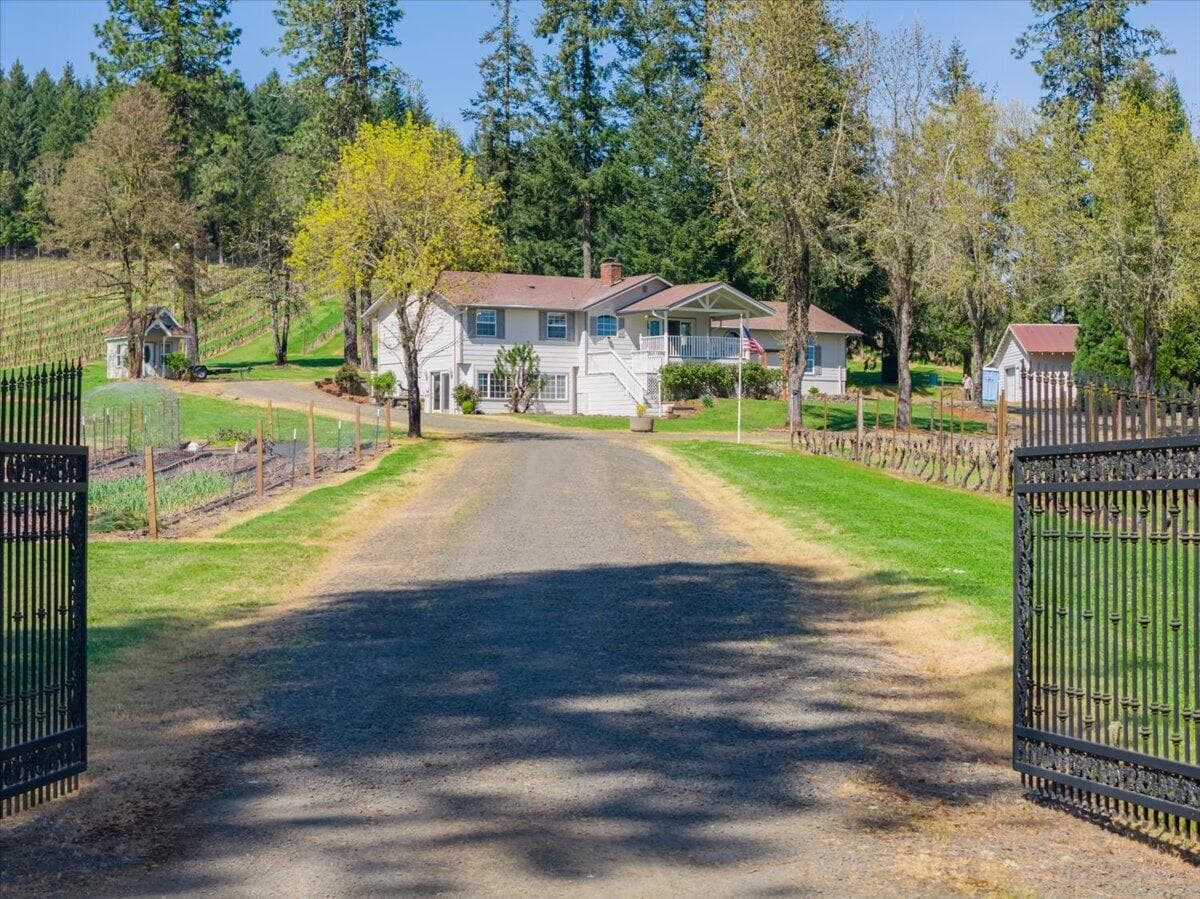 05-MIT-25. Photo 5 of 43, 25357 High Pass Road, Junction City, OR 97448