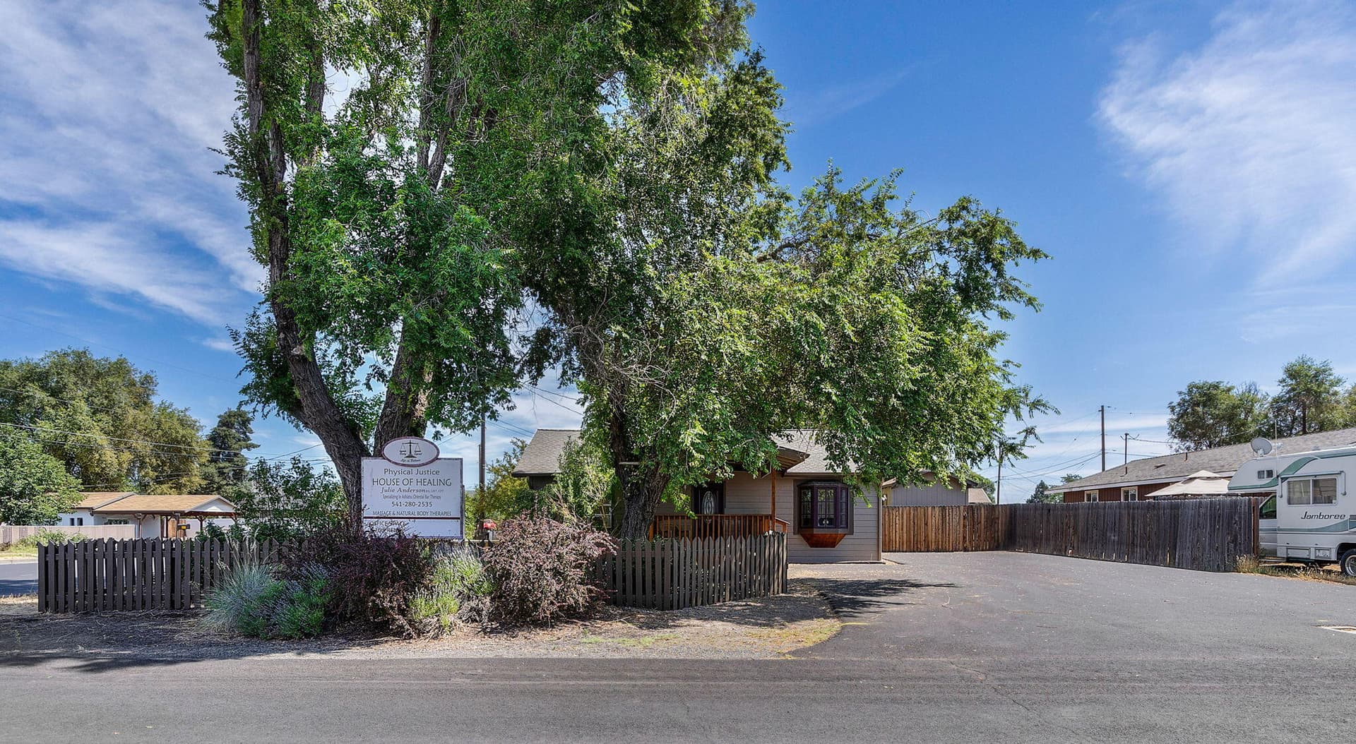 Large Corner Lot. Photo 4 of 26, 654 NW 4th Street, Redmond, OR 97756