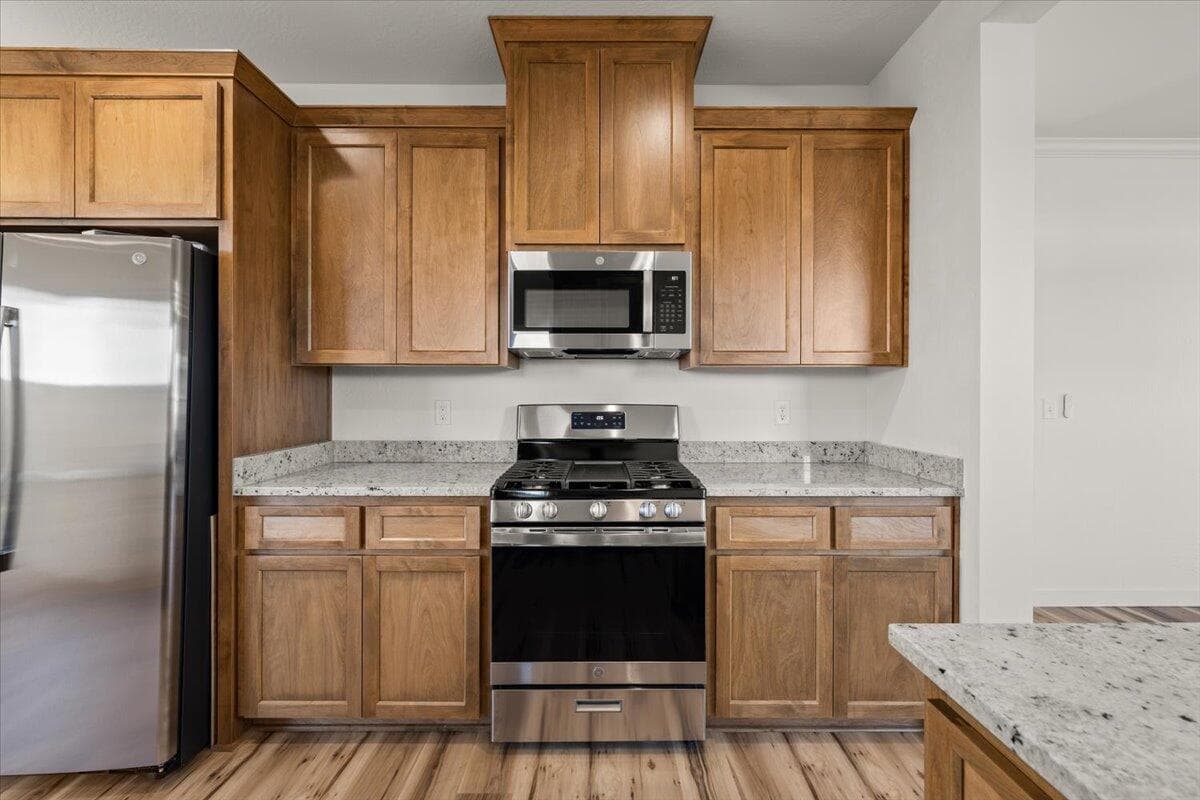PRO 11. Photo 3 of 15, 734 Dahl Place Unit 16, Medford, OR 97501