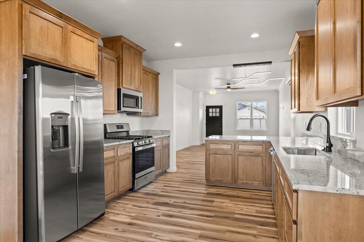 PRO 12. Photo 4 of 15, 734 Dahl Place Unit 16, Medford, OR 97501