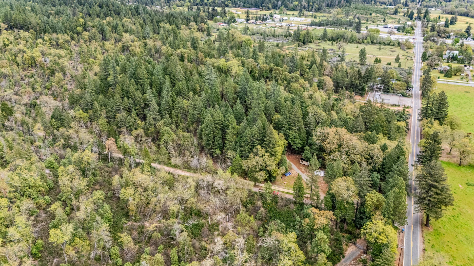 323-09. Photo 2 of 11, 323 Valley Heights Road, Selma, OR 97538