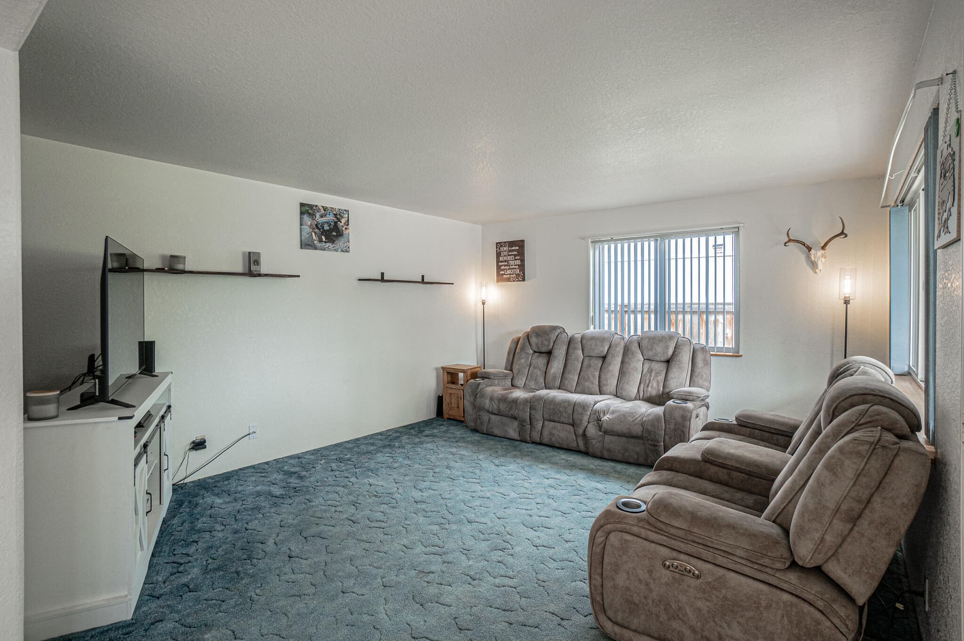 DSC08990-HDR. Photo 2 of 26, 1457 SW Silver Maple Way, Grants Pass, OR 97526