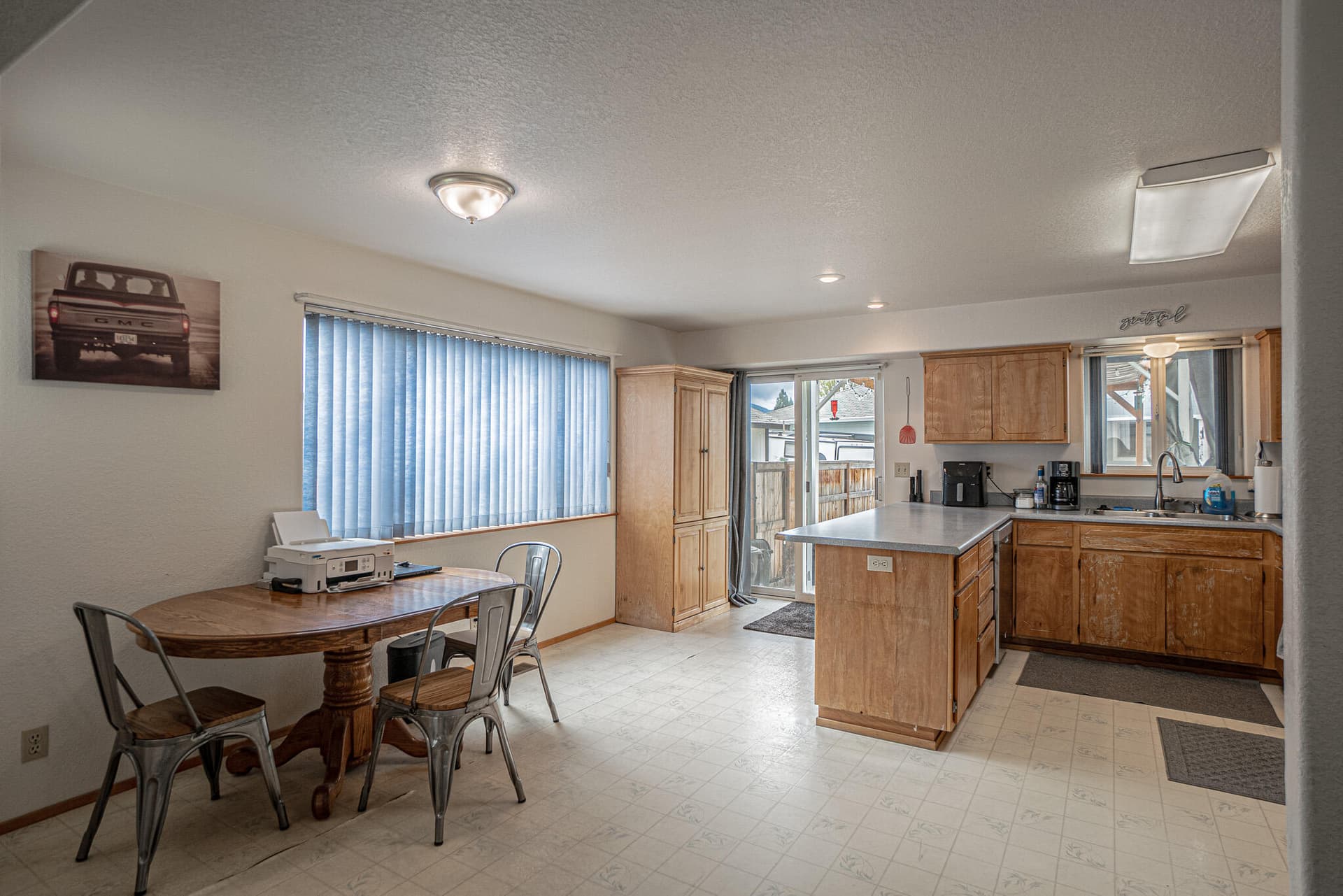 DSC09030-HDR. Photo 4 of 26, 1457 SW Silver Maple Way, Grants Pass, OR 97526