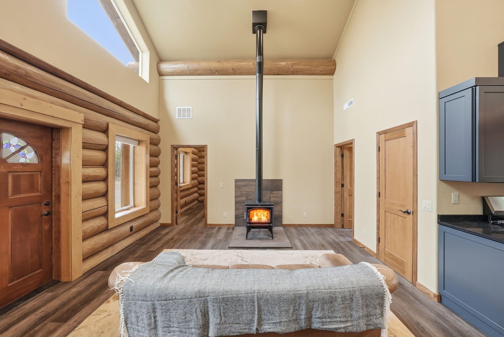 9-web-or-mls-Riley_Visuals_009. Photo 4 of 69, 54270 Huntington Road, La Pine, OR 97739