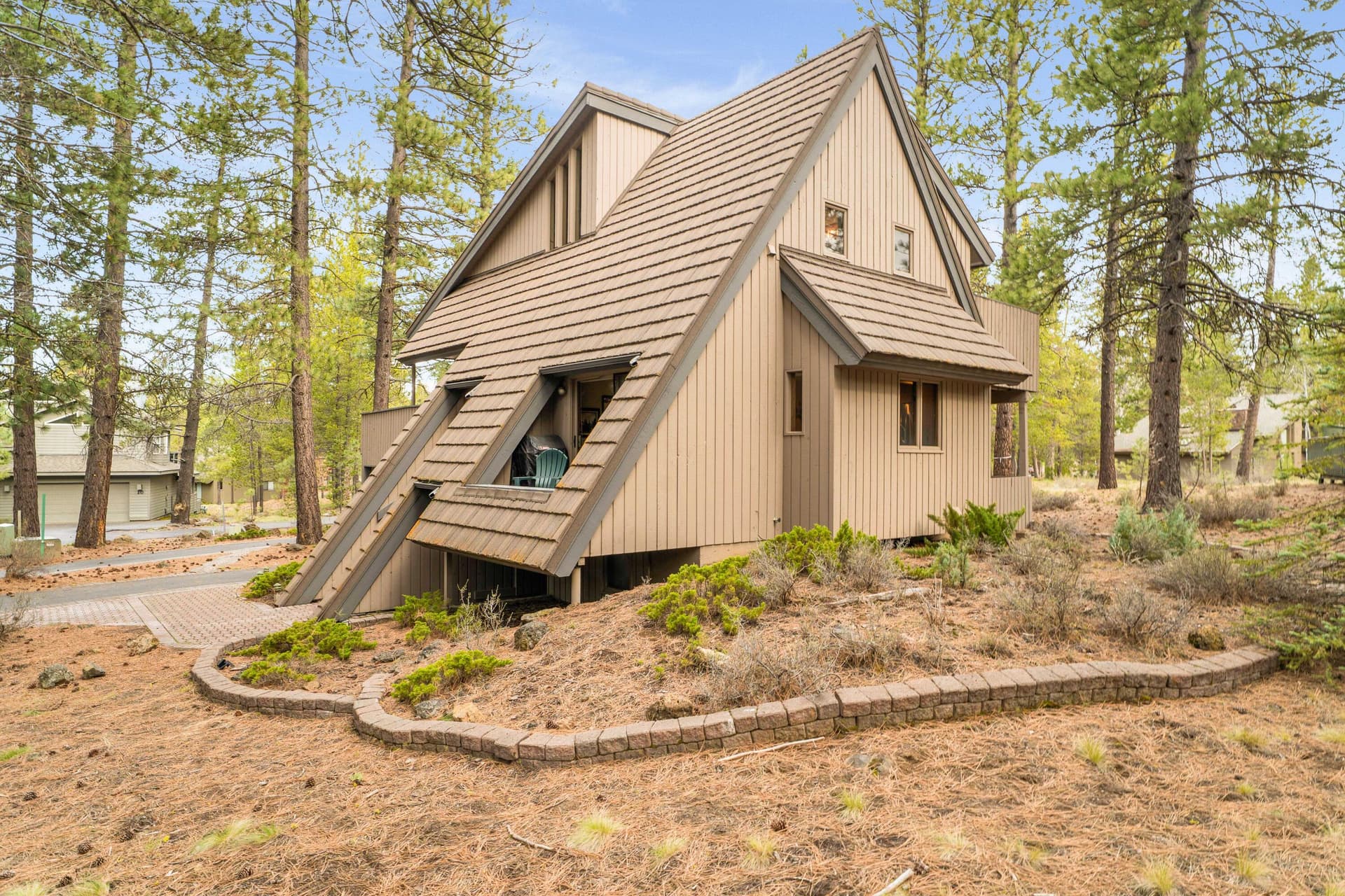 48-Exterior. Photo 2 of 30, 17920 Flat Top Lane Unit 12, Sunriver, OR 97707
