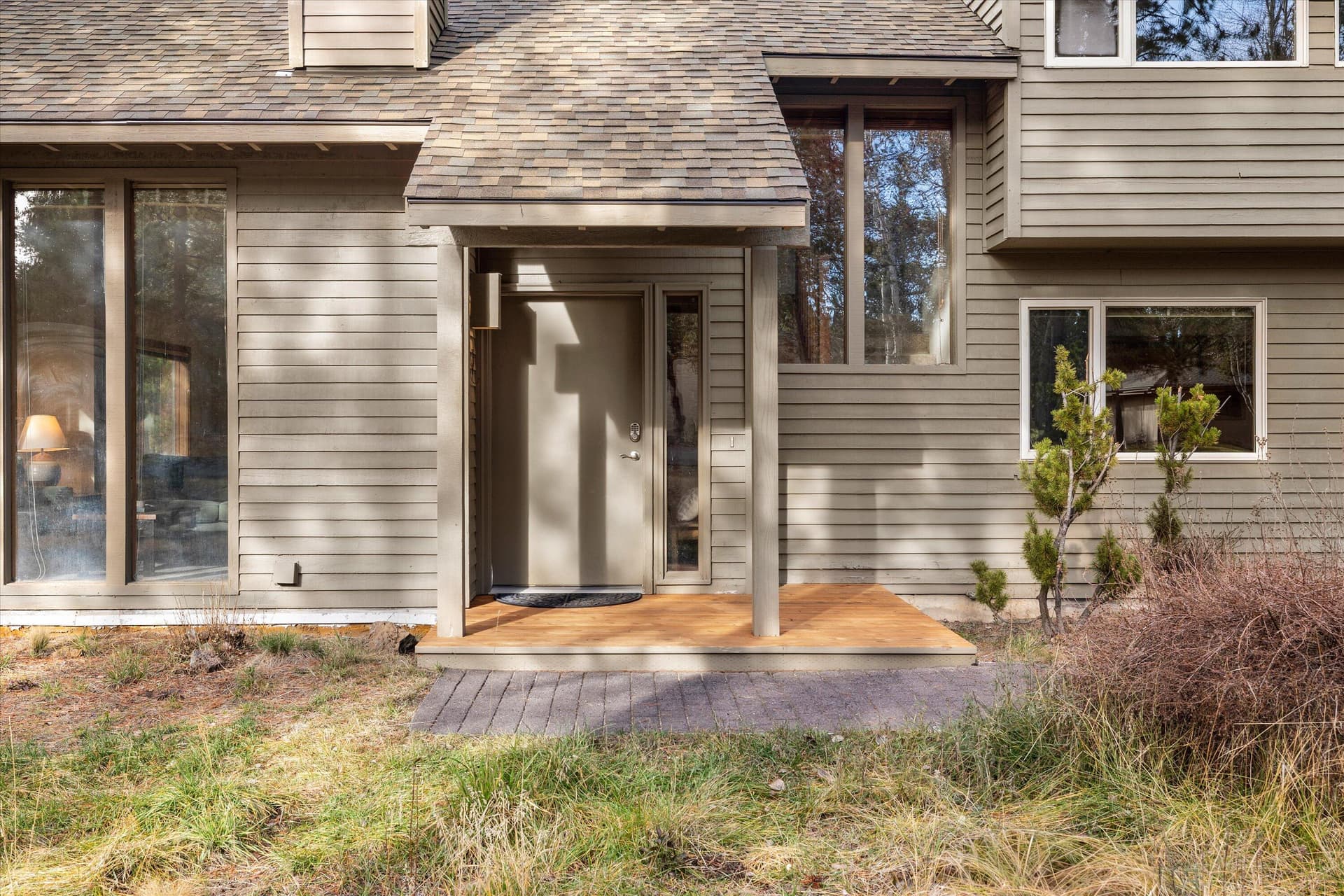 02-20251118 JILL ROSELL-35. Photo 2 of 37, 17894 Red Cedar Lane, Sunriver, OR 97707