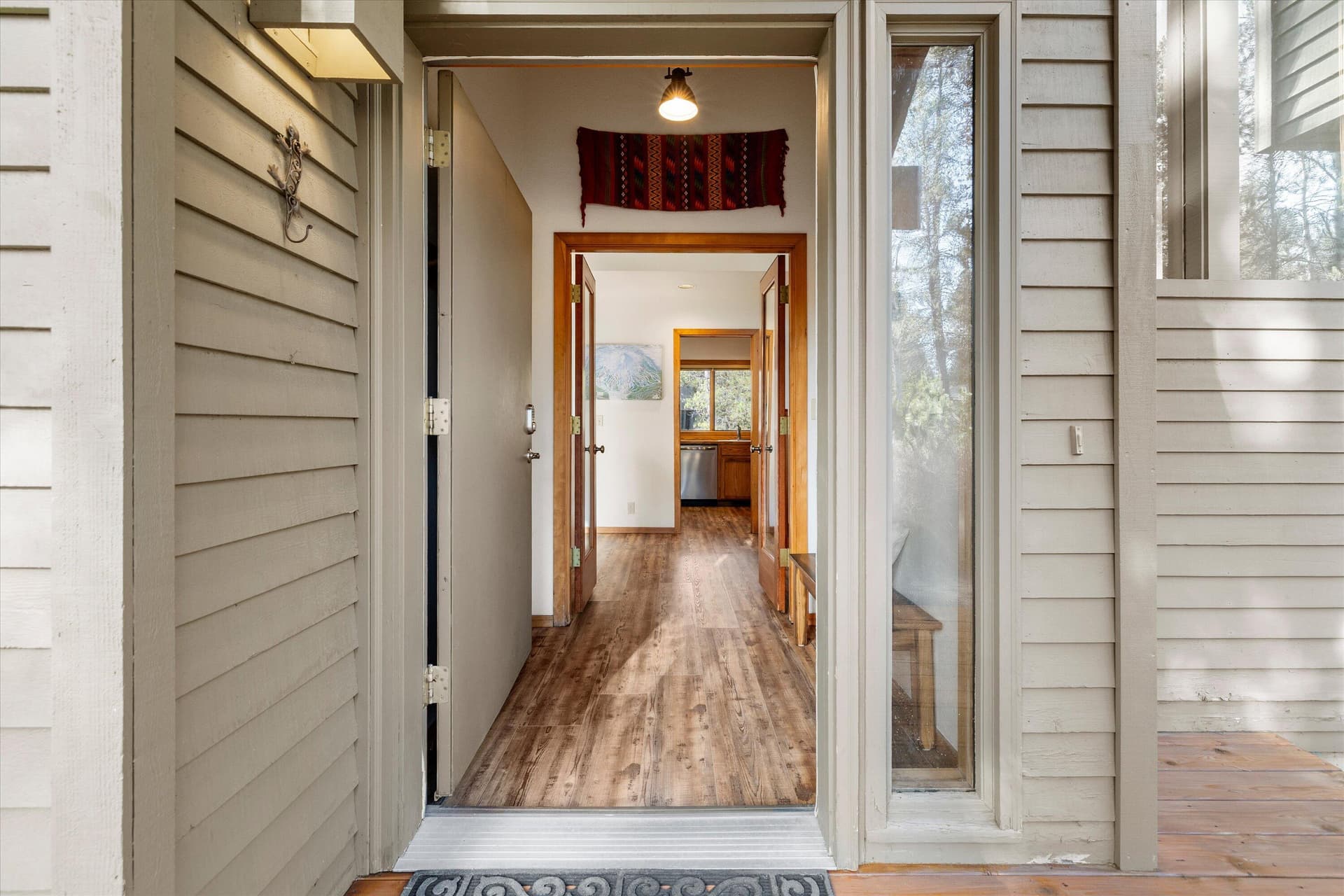 04-20251118 JILL ROSELL. Photo 3 of 37, 17894 Red Cedar Lane, Sunriver, OR 97707