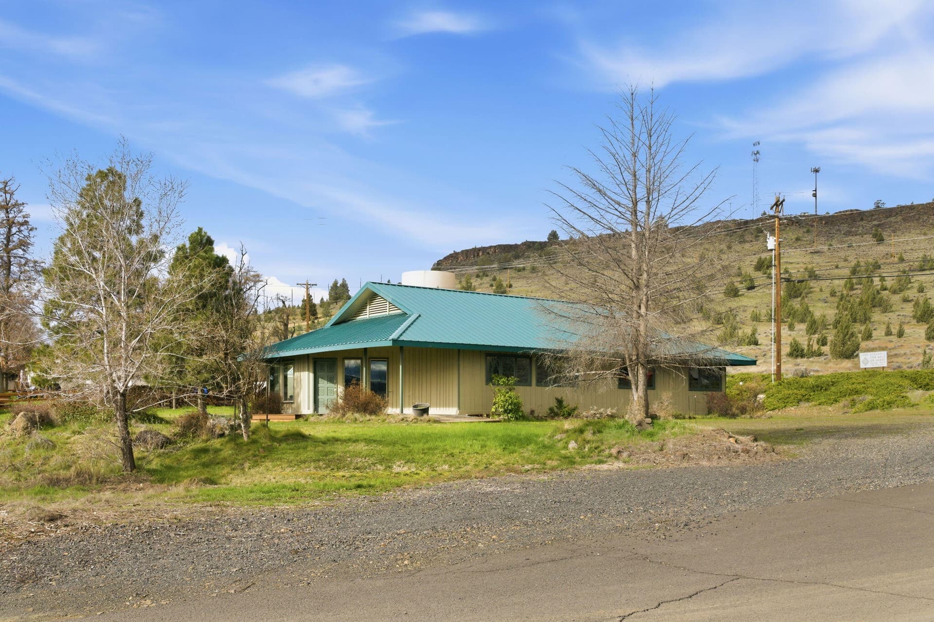 2. Photo 2 of 25, 615 Timber Lane, Maupin, OR 97037