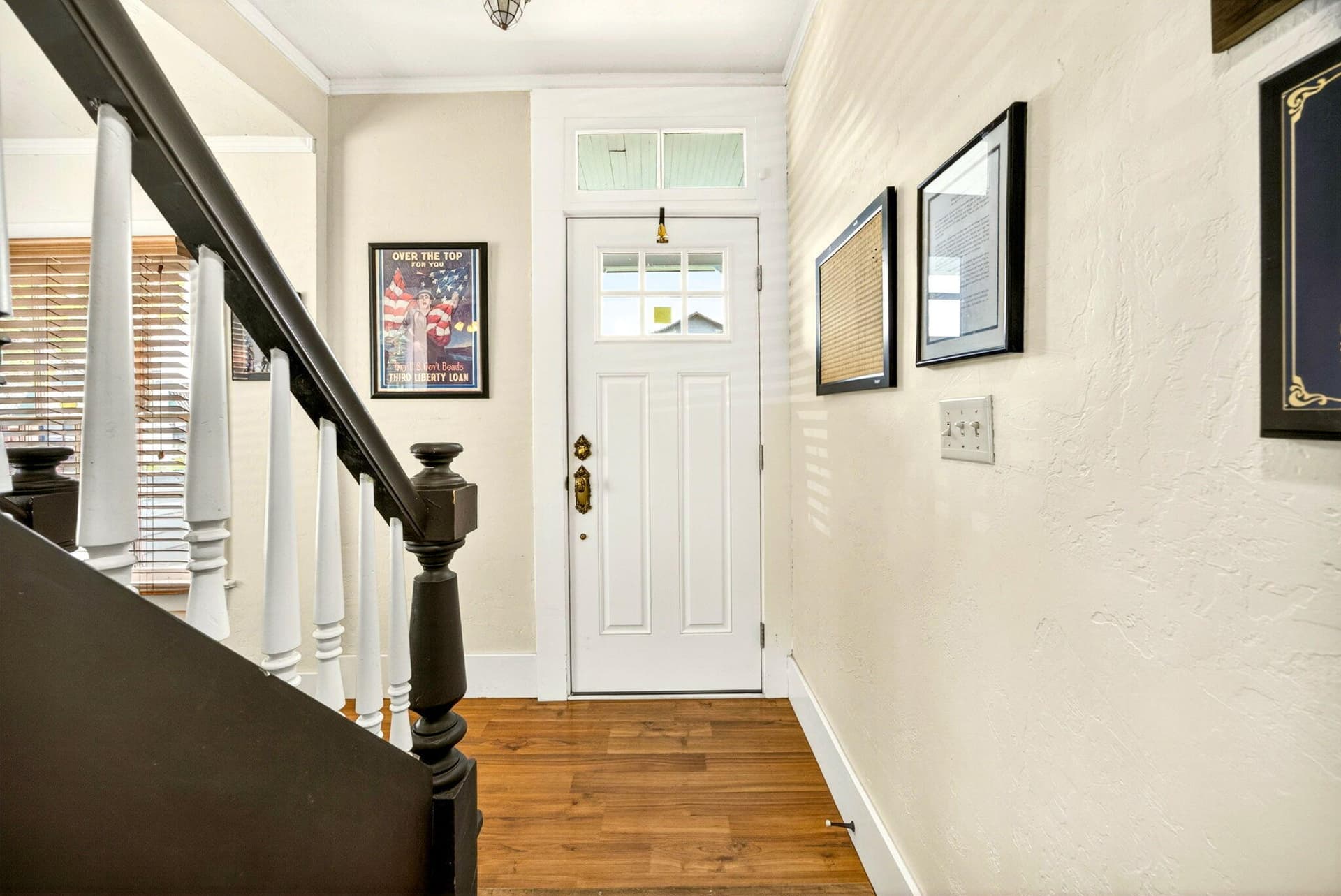 ApxNWE00015. Photo 4 of 34, 204 NW E Street, Grants Pass, OR 97526