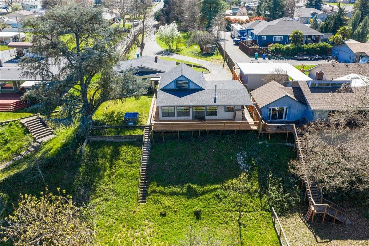 1300 Daisy Lane. Photo 3 of 62, 1300 Daisy Lane, Grants Pass, OR 97527