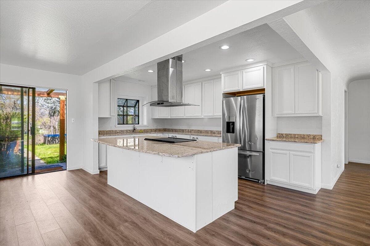 Newly remodeled. Photo 5 of 62, 1300 Daisy Lane, Grants Pass, OR 97527