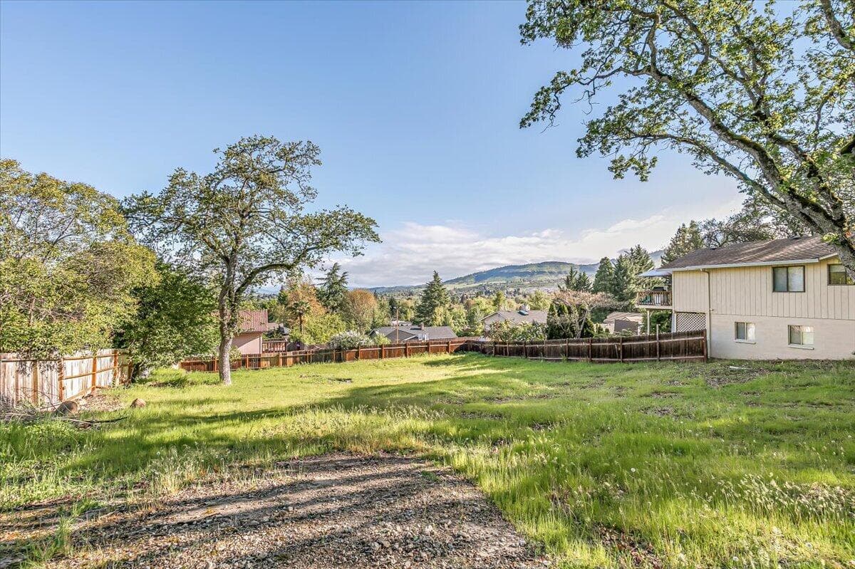 06-24. Photo 3 of 29, 2449 Capital Avenue, Medford, OR 97504