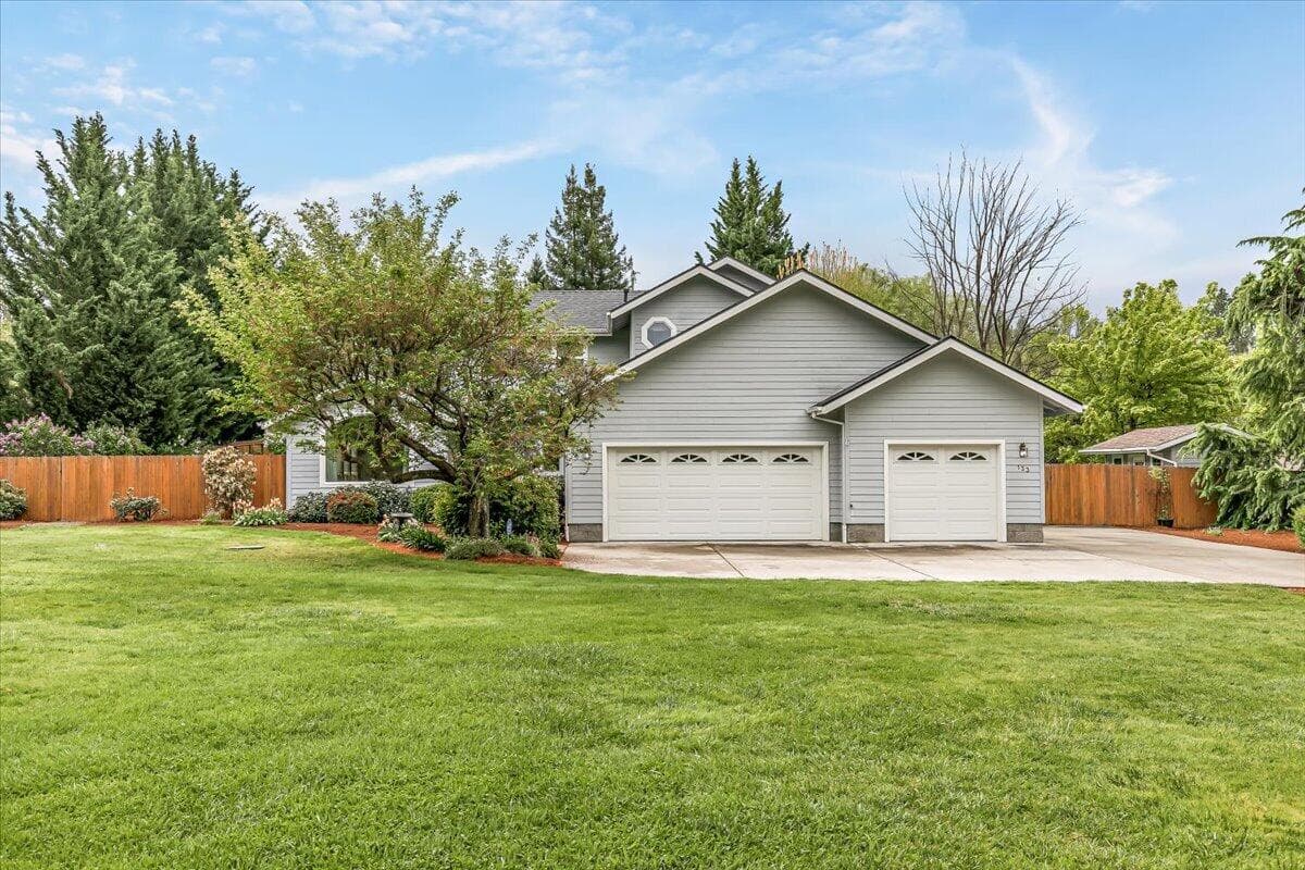 01-1. Photo 4 of 68, 133 Kingsgate Way, Grants Pass, OR 97527